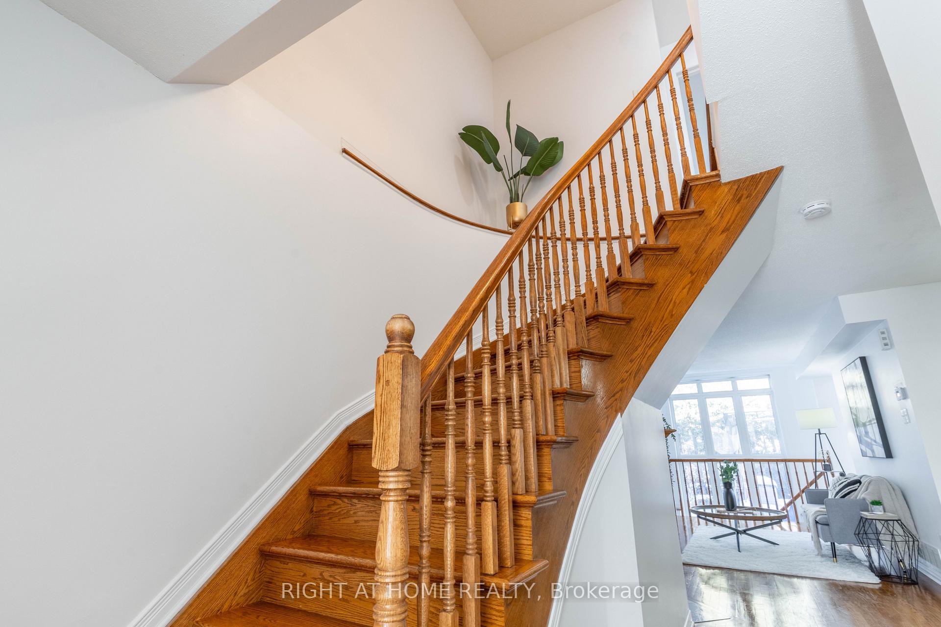 Photo 3 of 63 Colliston Crescent, Ottawa, Ridgemont — HOMEH