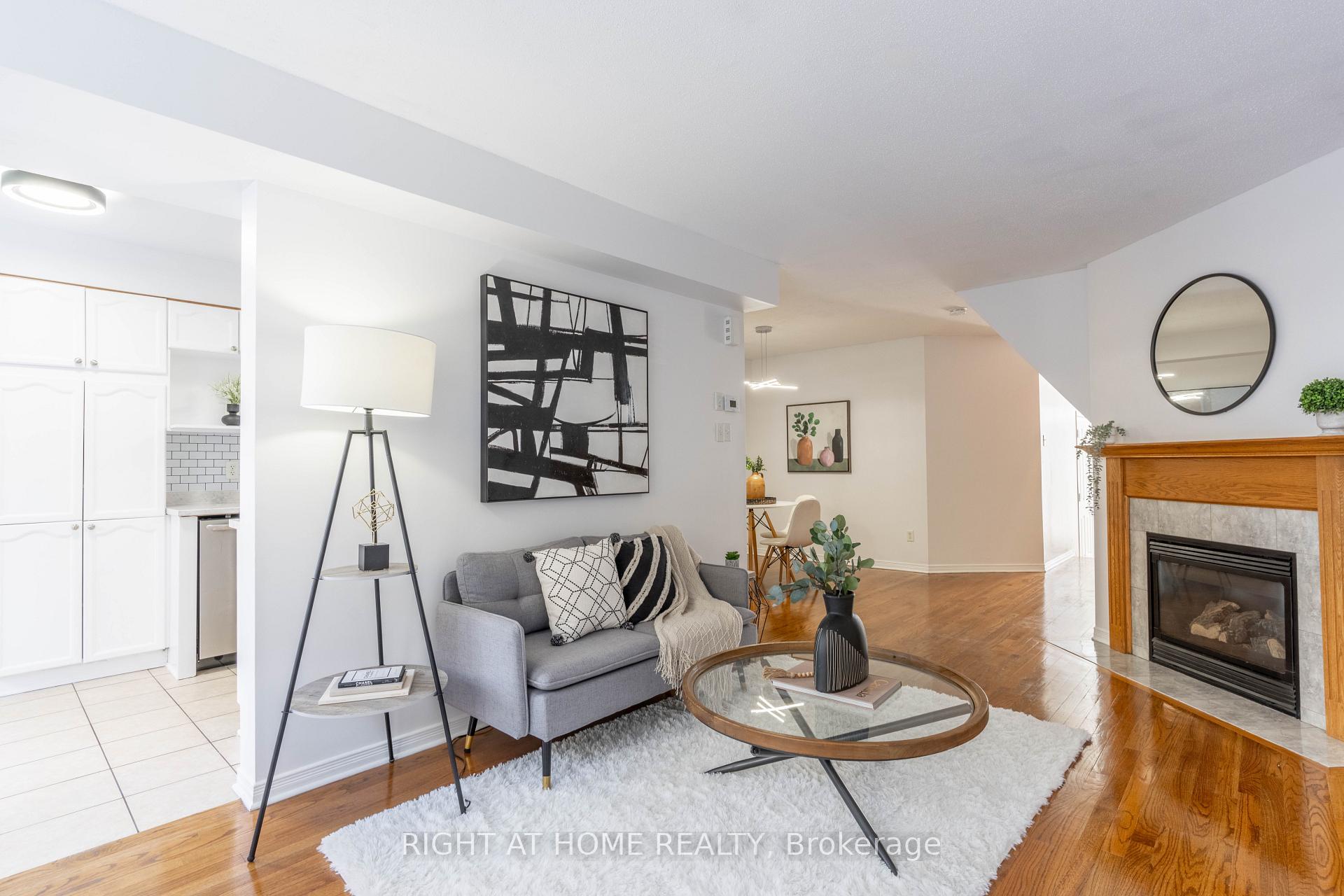Photo 5 of 63 Colliston Crescent, Ottawa, Ridgemont — HOMEH
