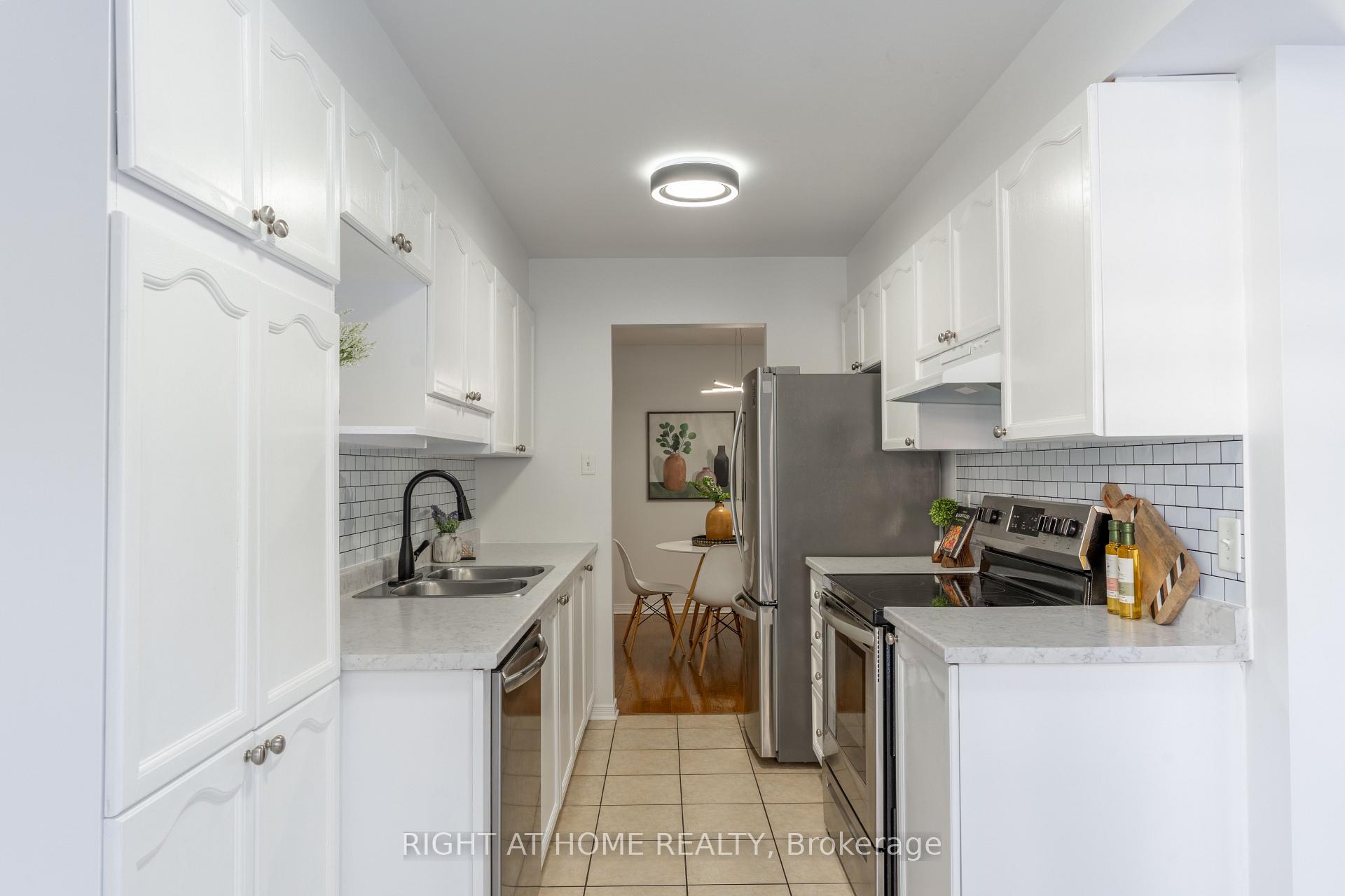 Photo 8 of 63 Colliston Crescent, Ottawa, Ridgemont — HOMEH