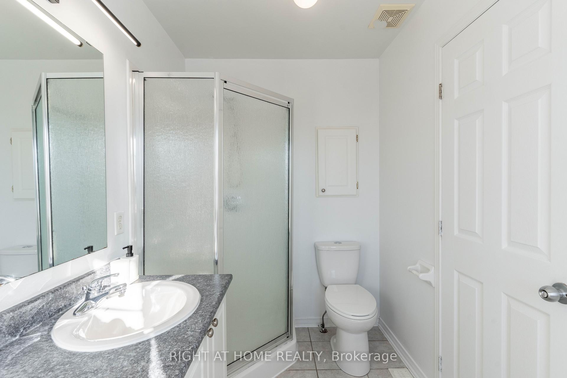 Photo 17 of 63 Colliston Crescent, Ottawa, Ridgemont — HOMEH