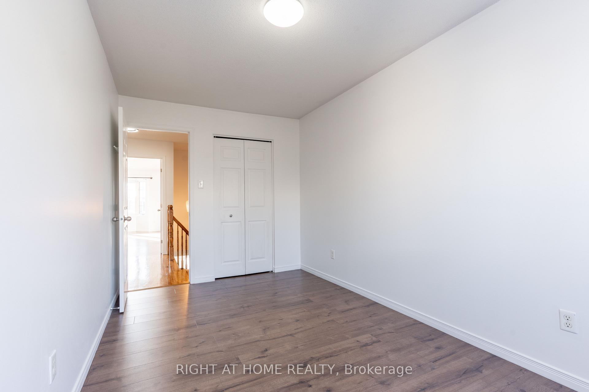 Photo 20 of 63 Colliston Crescent, Ottawa, Ridgemont — HOMEH