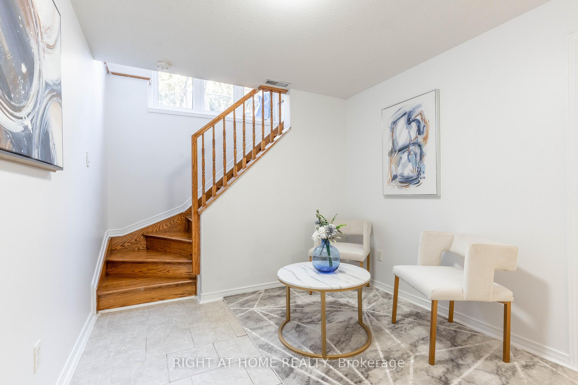 Photo 24 of 63 Colliston Crescent, Ottawa, Ridgemont — HOMEH