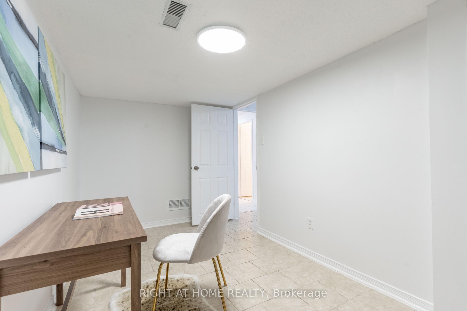 Photo 26 of 63 Colliston Crescent, Ottawa, Ridgemont — HOMEH