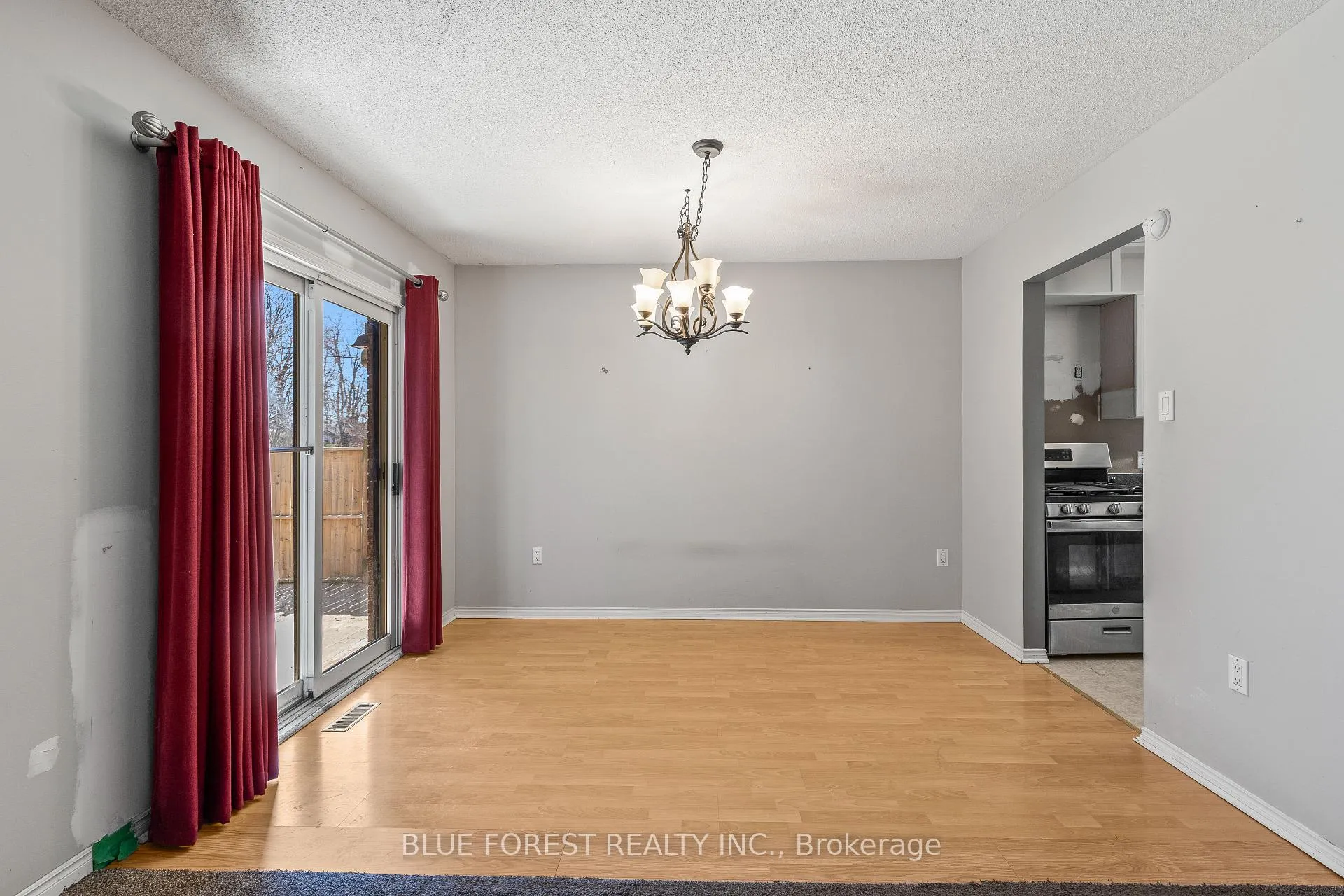 Photo 9 of 260 Oak Street, Lucan Biddulph, Lucan — HOMEH