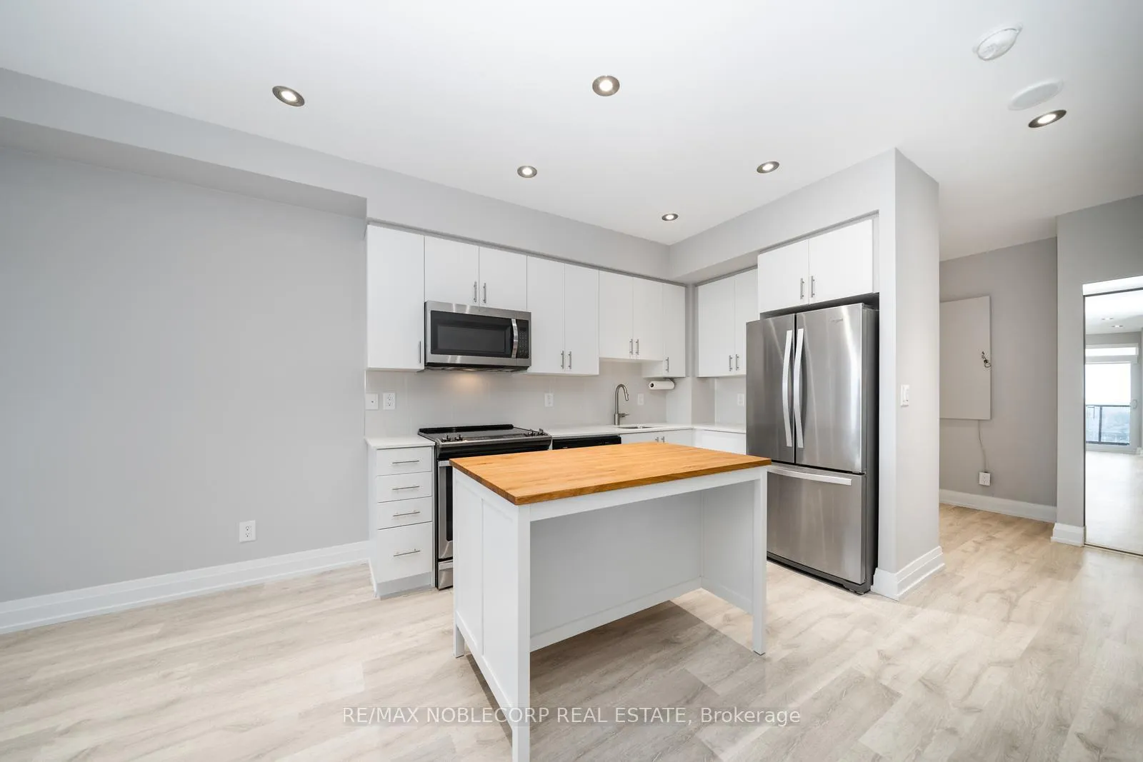 Photo 12 of Unit 1706, 3700 Highway 7 Road, Vaughan, Vaughan Corporate Centre — HOMEH