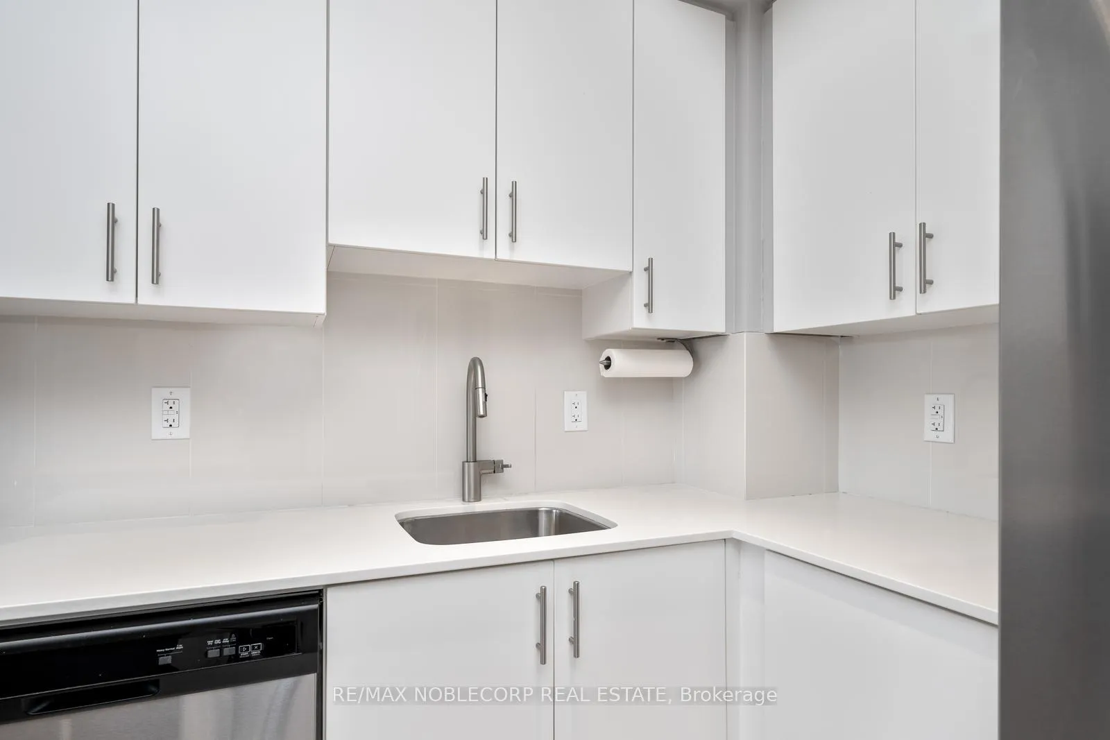 Photo 14 of Unit 1706, 3700 Highway 7 Road, Vaughan, Vaughan Corporate Centre — HOMEH