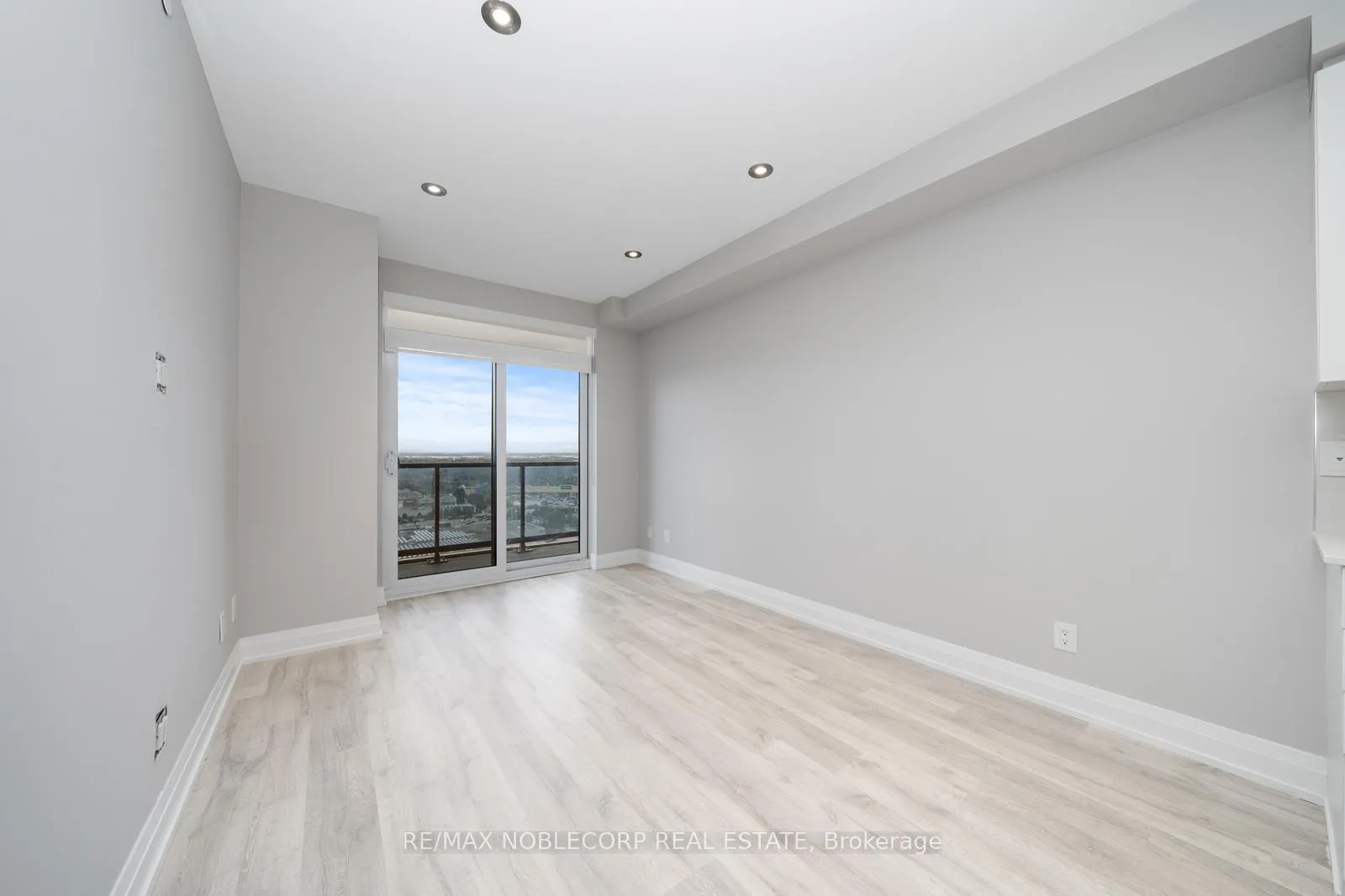 Photo 19 of Unit 1706, 3700 Highway 7 Road, Vaughan, Vaughan Corporate Centre — HOMEH