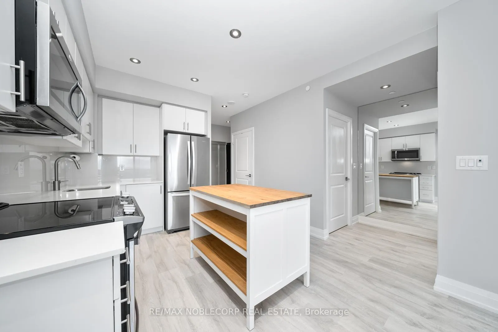 Photo 21 of Unit 1706, 3700 Highway 7 Road, Vaughan, Vaughan Corporate Centre — HOMEH