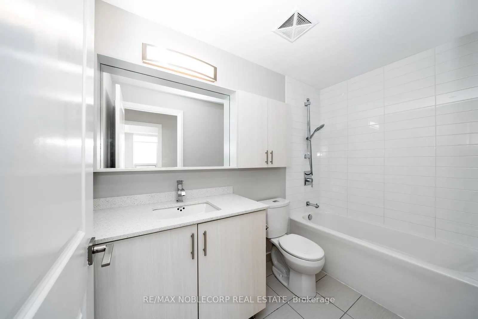 Photo 28 of Unit 1706, 3700 Highway 7 Road, Vaughan, Vaughan Corporate Centre — HOMEH