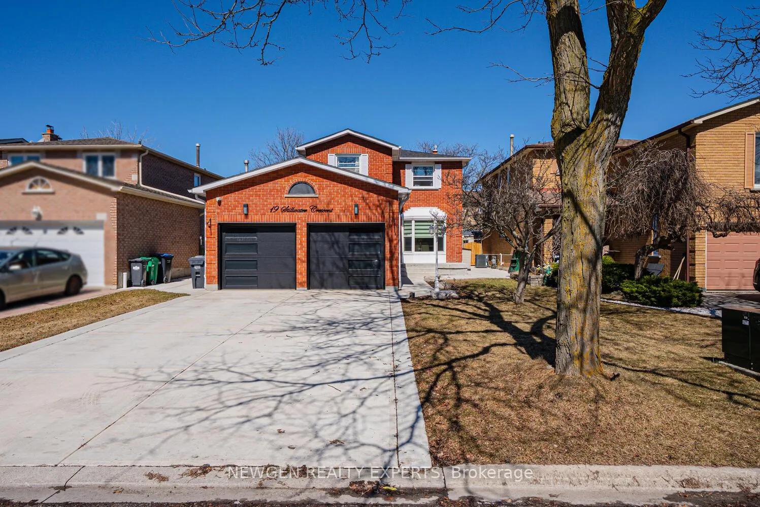 Front of 19 Stillwater Crescent