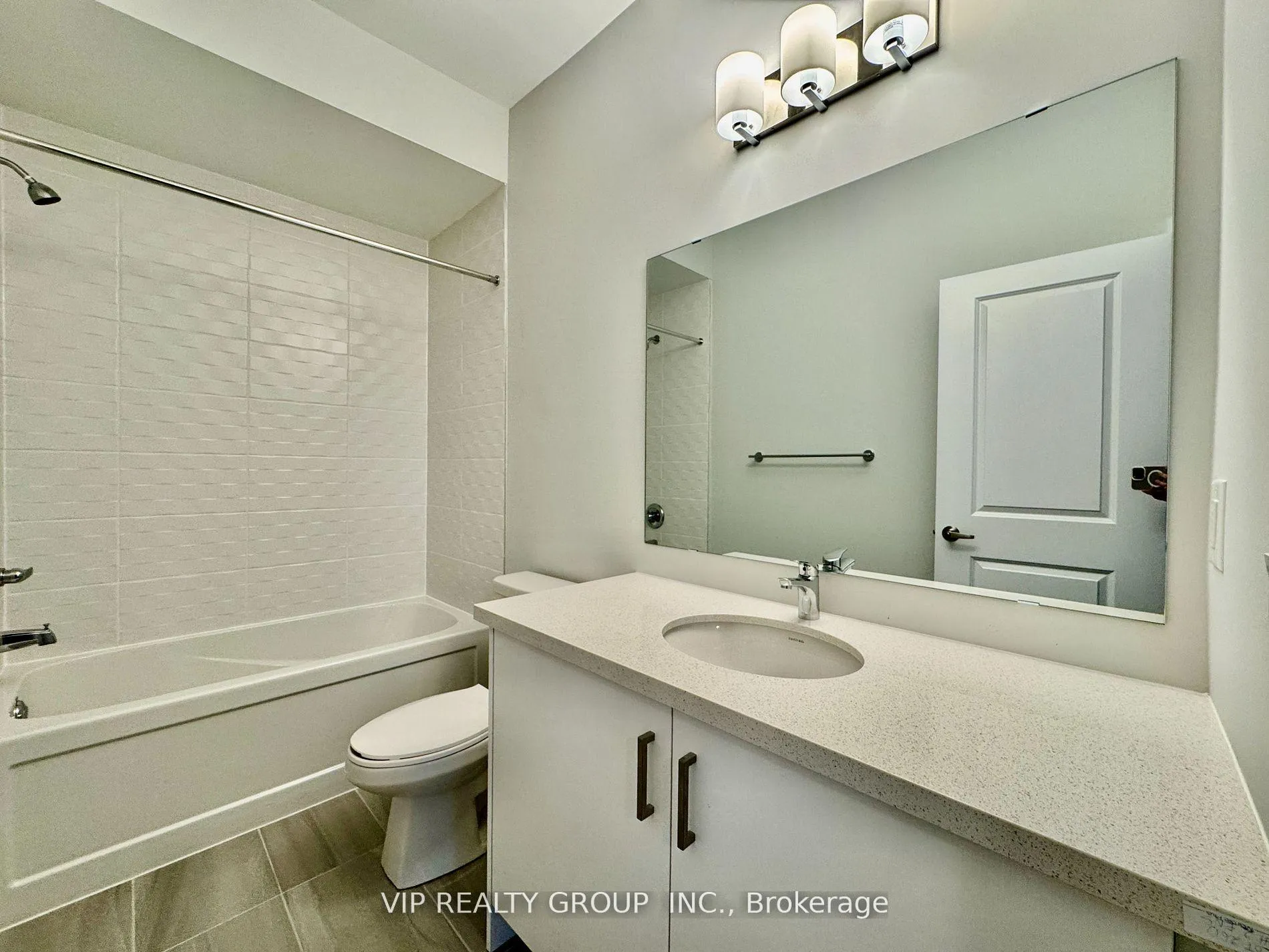 Photo 4 of 2 Harold Humphrey Street, Markham, Angus Glen — HOMEH