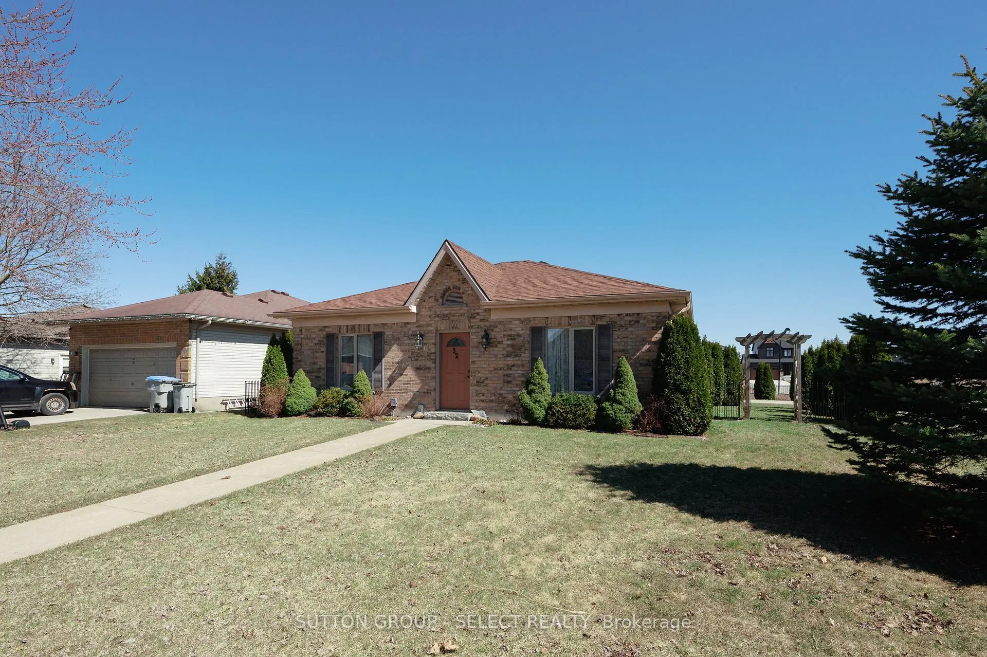 Photo 3 of 32 Robin Street, North Middlesex, Ailsa Craig — HOMEH