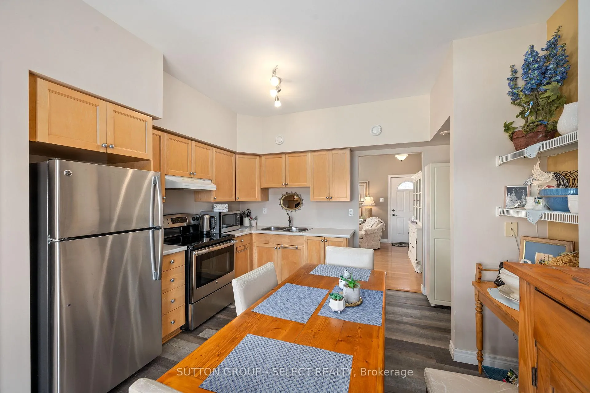 Photo 13 of 32 Robin Street, North Middlesex, Ailsa Craig — HOMEH