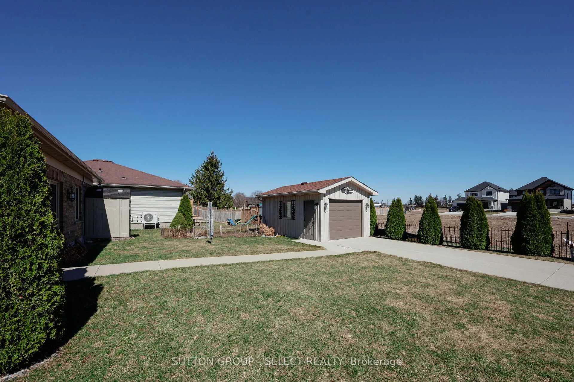 Photo 19 of 32 Robin Street, North Middlesex, Ailsa Craig — HOMEH