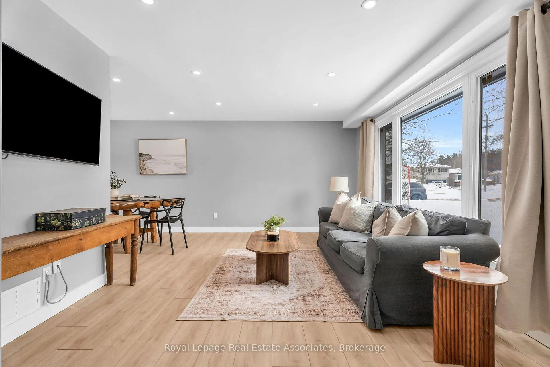 Photo 3 of 112 Susan Street, Shelburne — HOMEH
