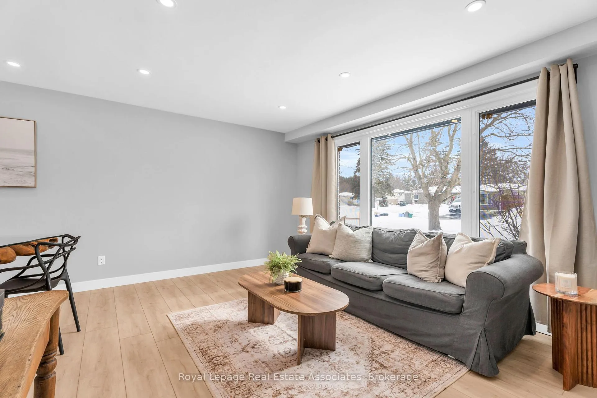Photo 5 of 112 Susan Street, Shelburne — HOMEH