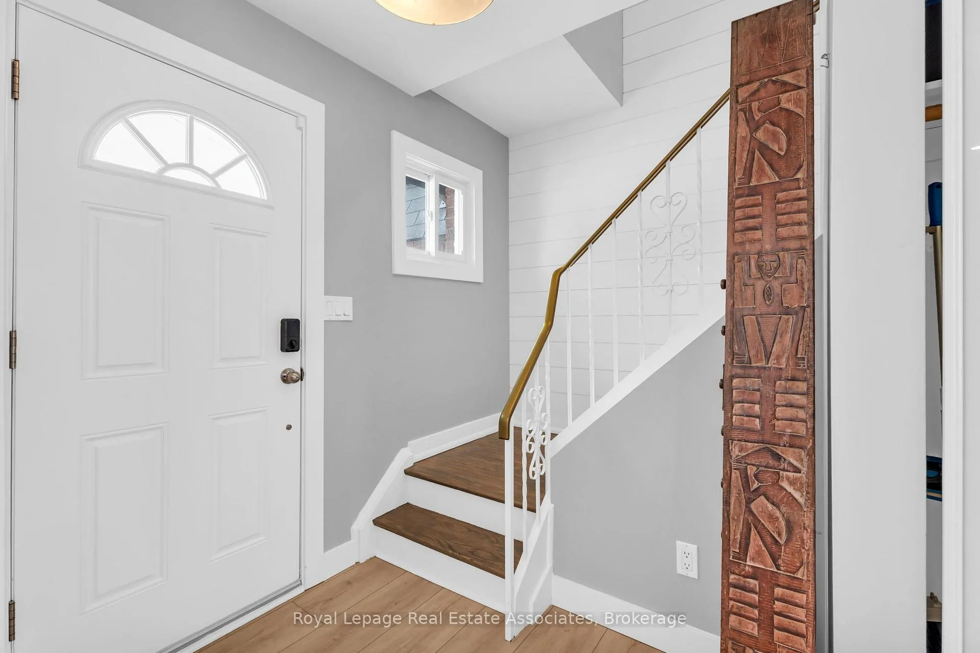 Photo 15 of 112 Susan Street, Shelburne — HOMEH