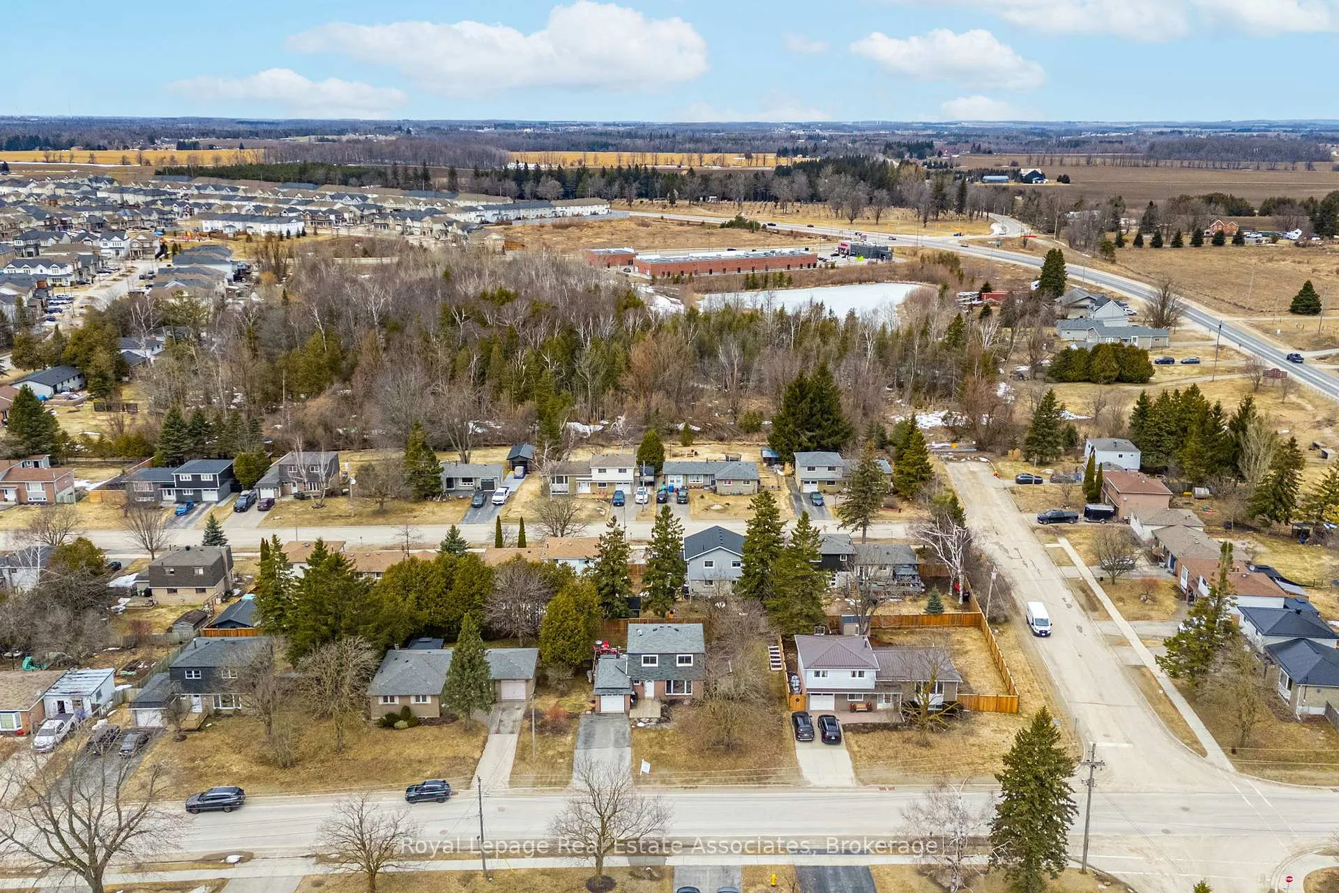 Photo 43 of 112 Susan Street, Shelburne — HOMEH