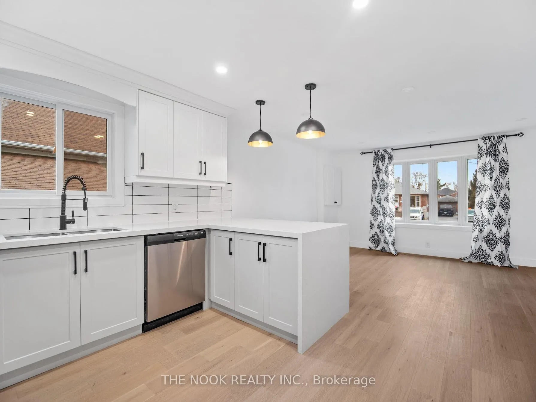 Photo 7 of Unit Upper, 590 Athol Street E, Oshawa, Central — HOMEH