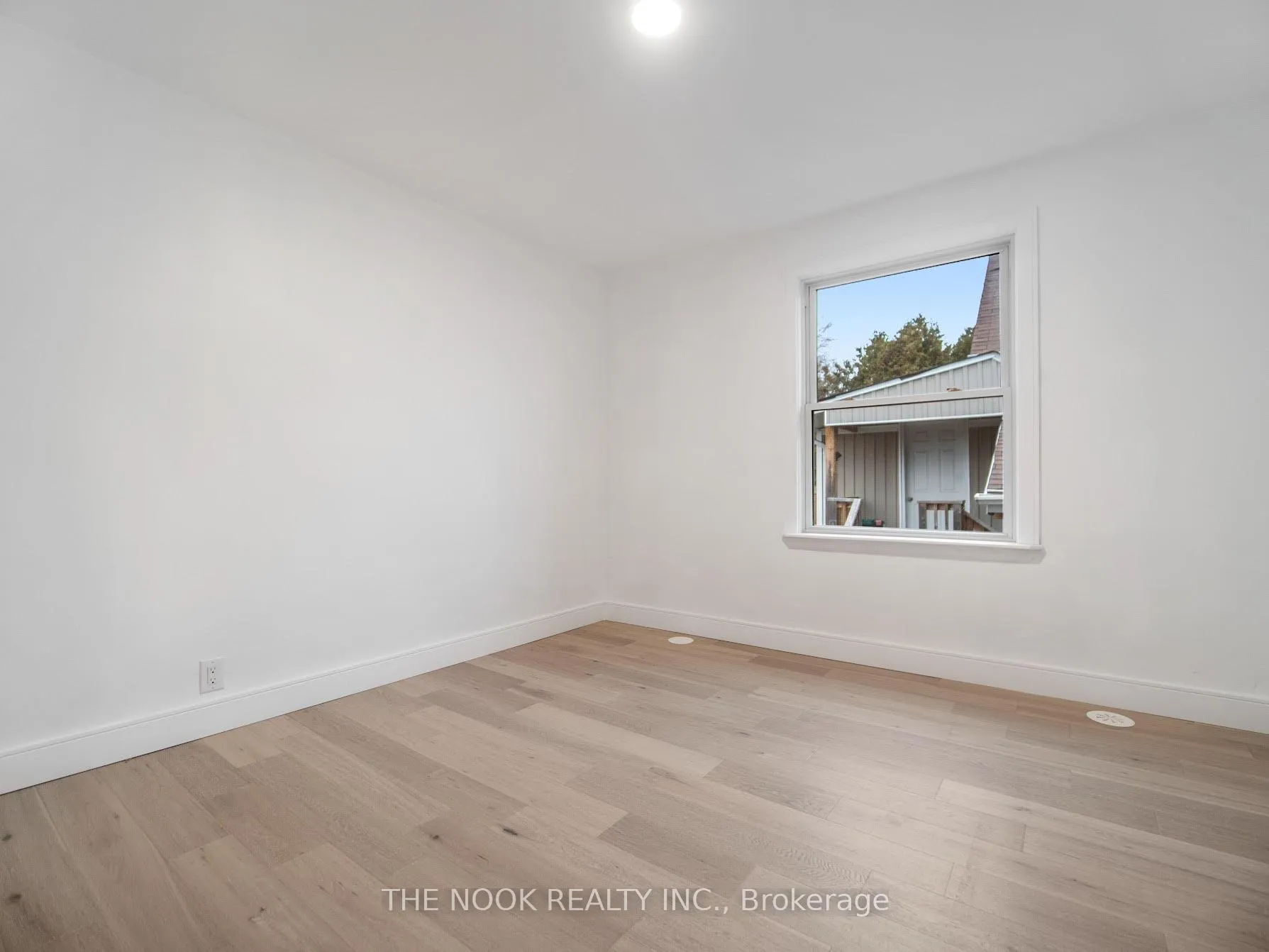Photo 11 of Unit Upper, 590 Athol Street E, Oshawa, Central — HOMEH