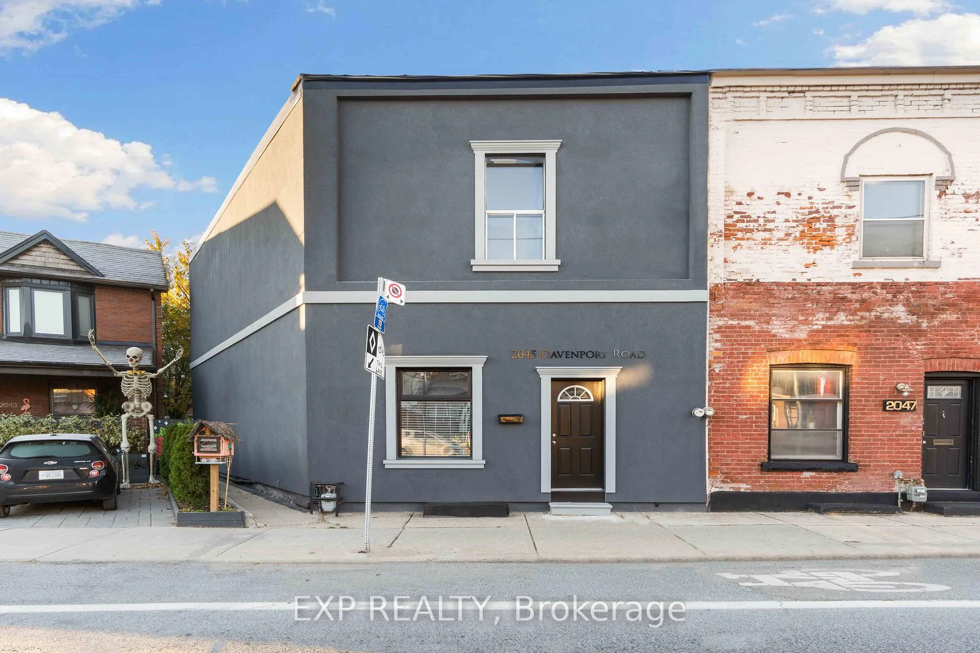 Front of 2045 Davenport Road