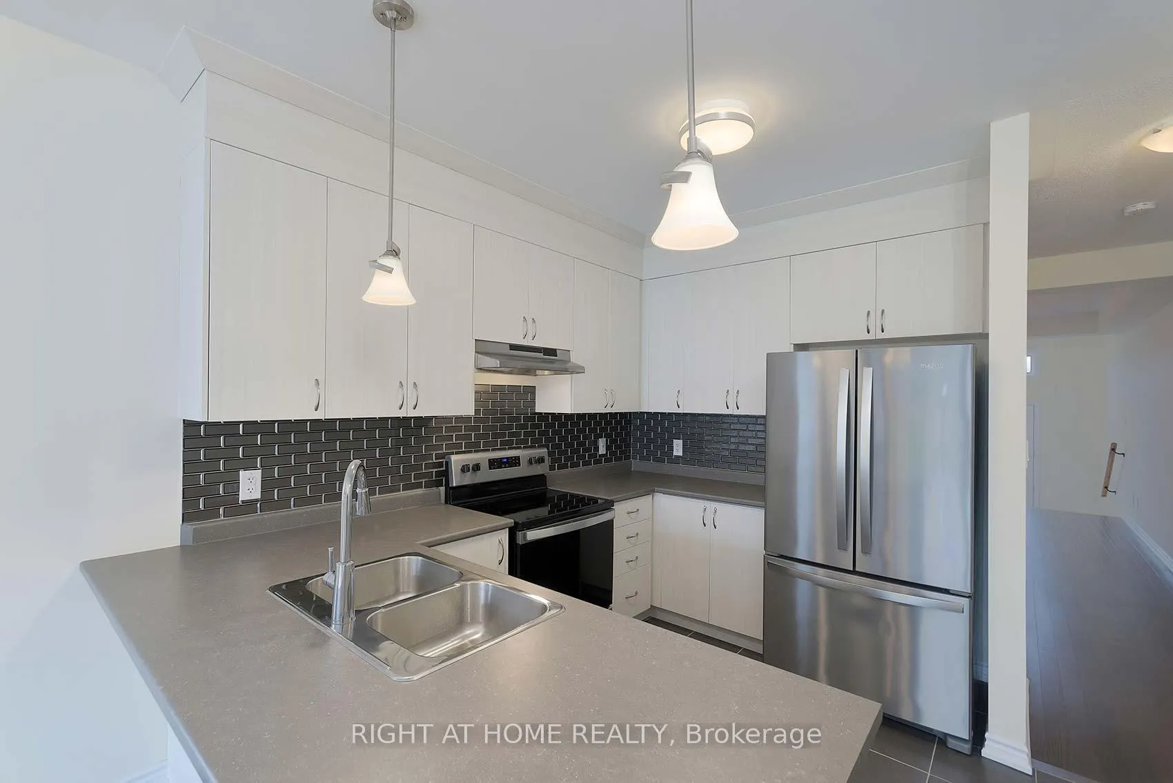 Photo 12 of 49 Simona Avenue, Wasaga Beach — HOMEH