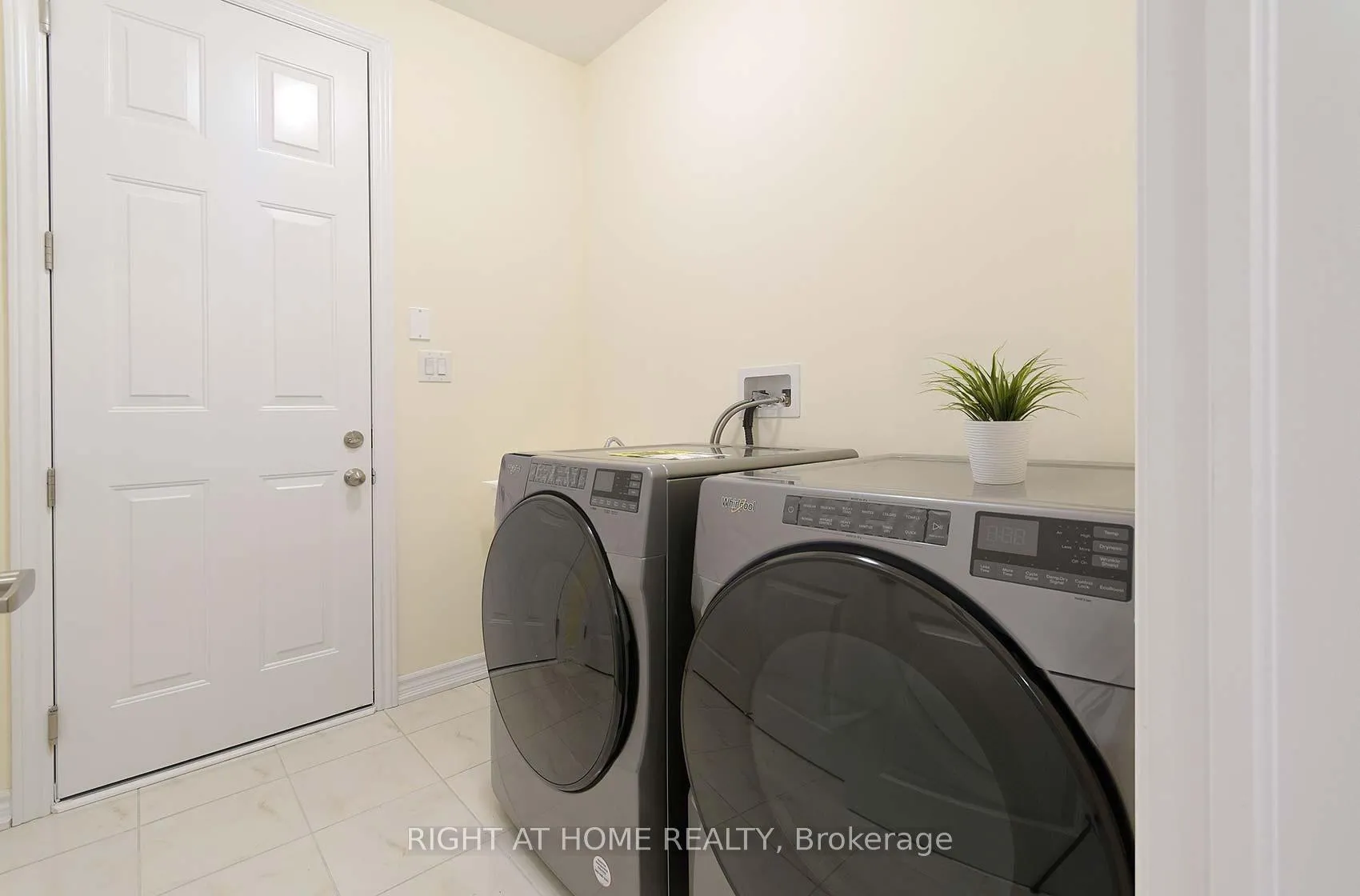 Photo 29 of 49 Simona Avenue, Wasaga Beach — HOMEH