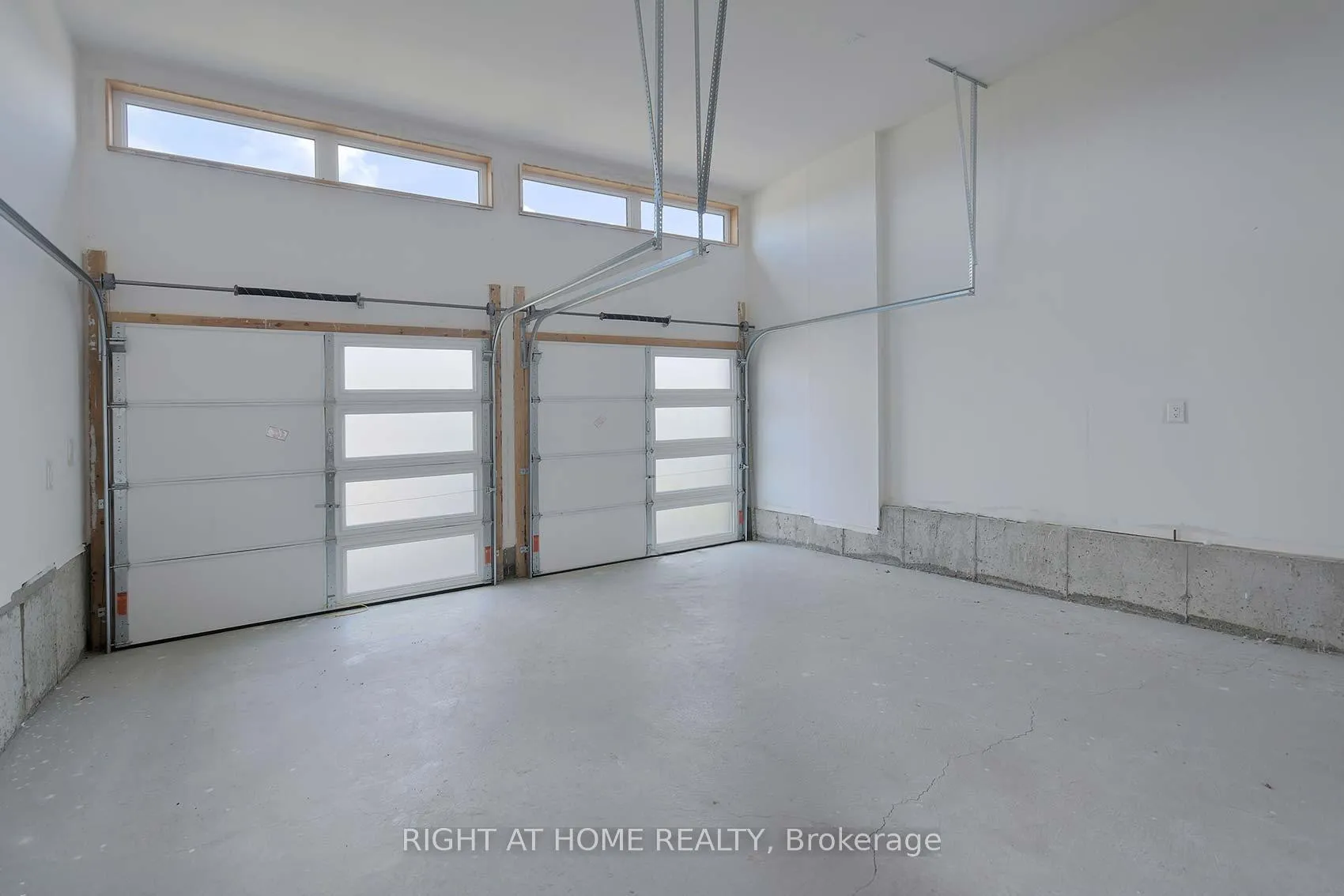Photo 30 of 49 Simona Avenue, Wasaga Beach — HOMEH