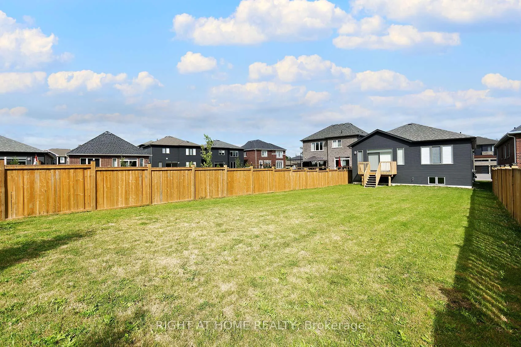 Photo 31 of 49 Simona Avenue, Wasaga Beach — HOMEH