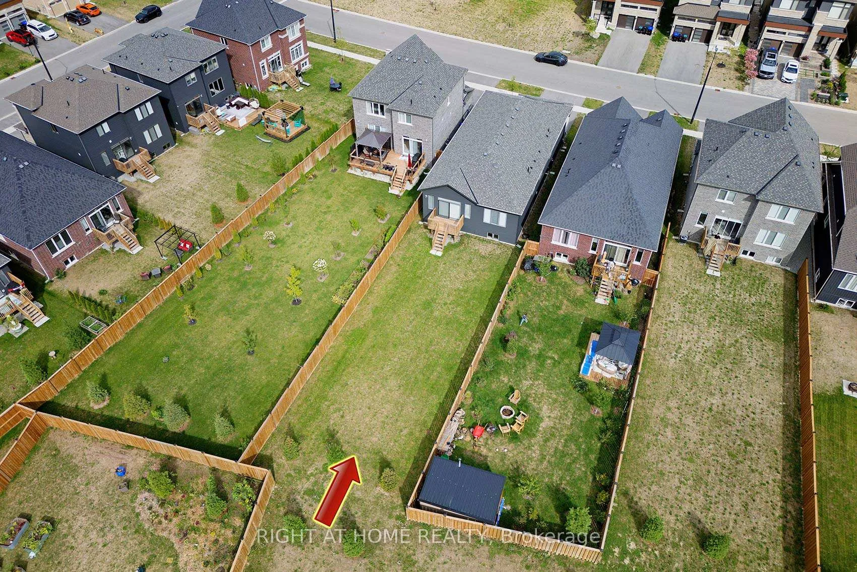 Photo 33 of 49 Simona Avenue, Wasaga Beach — HOMEH