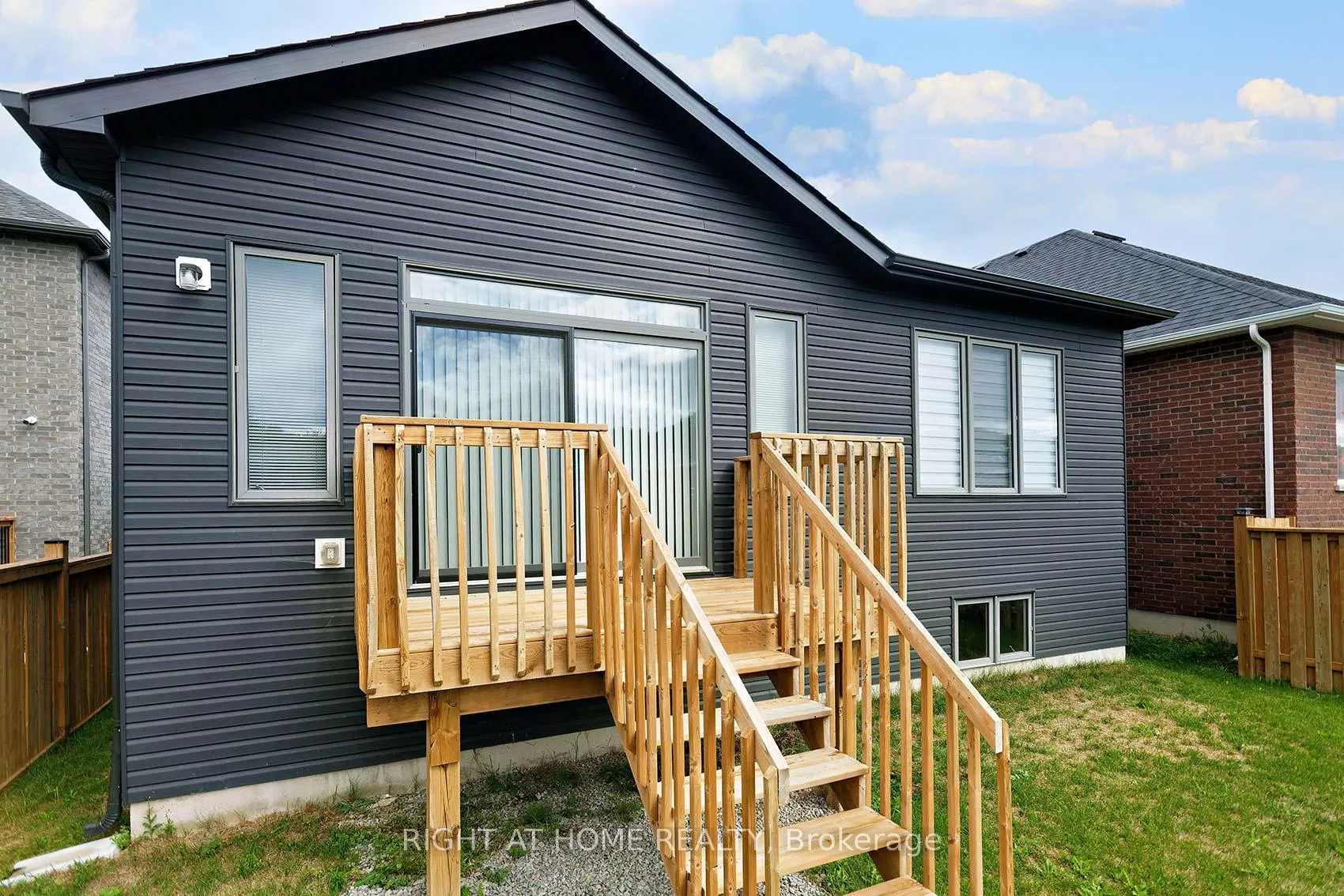 Photo 34 of 49 Simona Avenue, Wasaga Beach — HOMEH