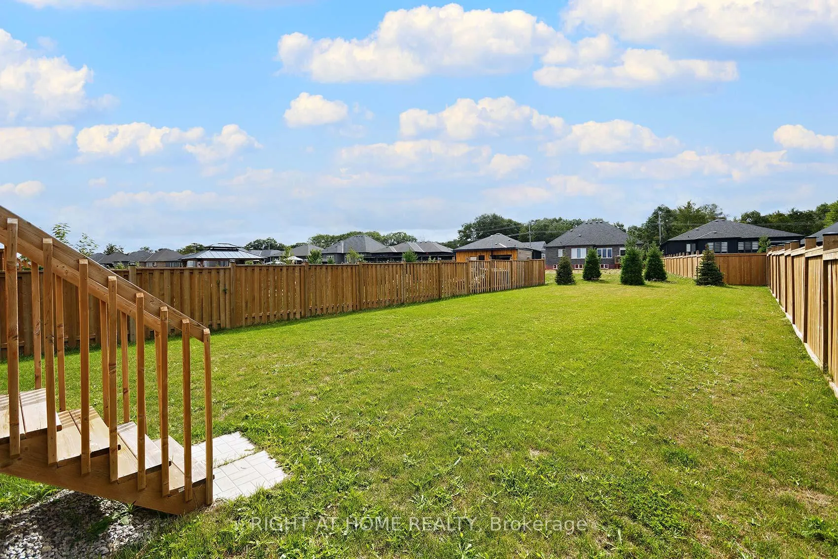 Photo 35 of 49 Simona Avenue, Wasaga Beach — HOMEH