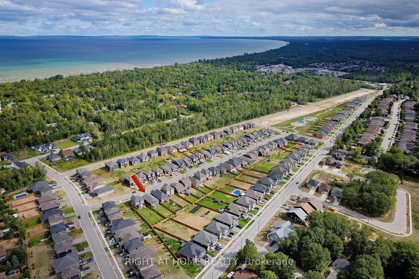 Photo 39 of 49 Simona Avenue, Wasaga Beach — HOMEH