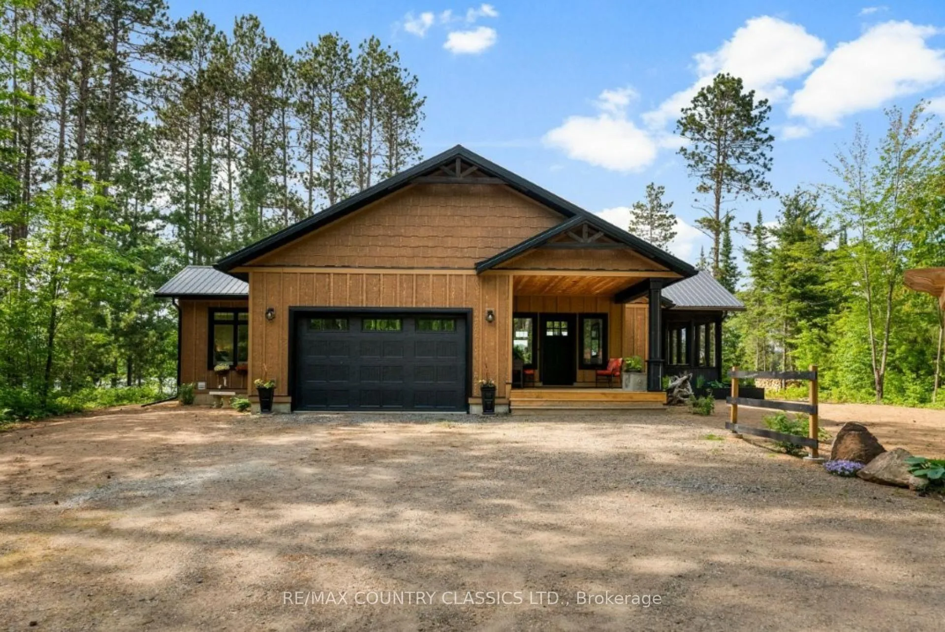Photo 3 of 253 Grunwald Road, Madawaska Valley, Madawaska Valley — HOMEH