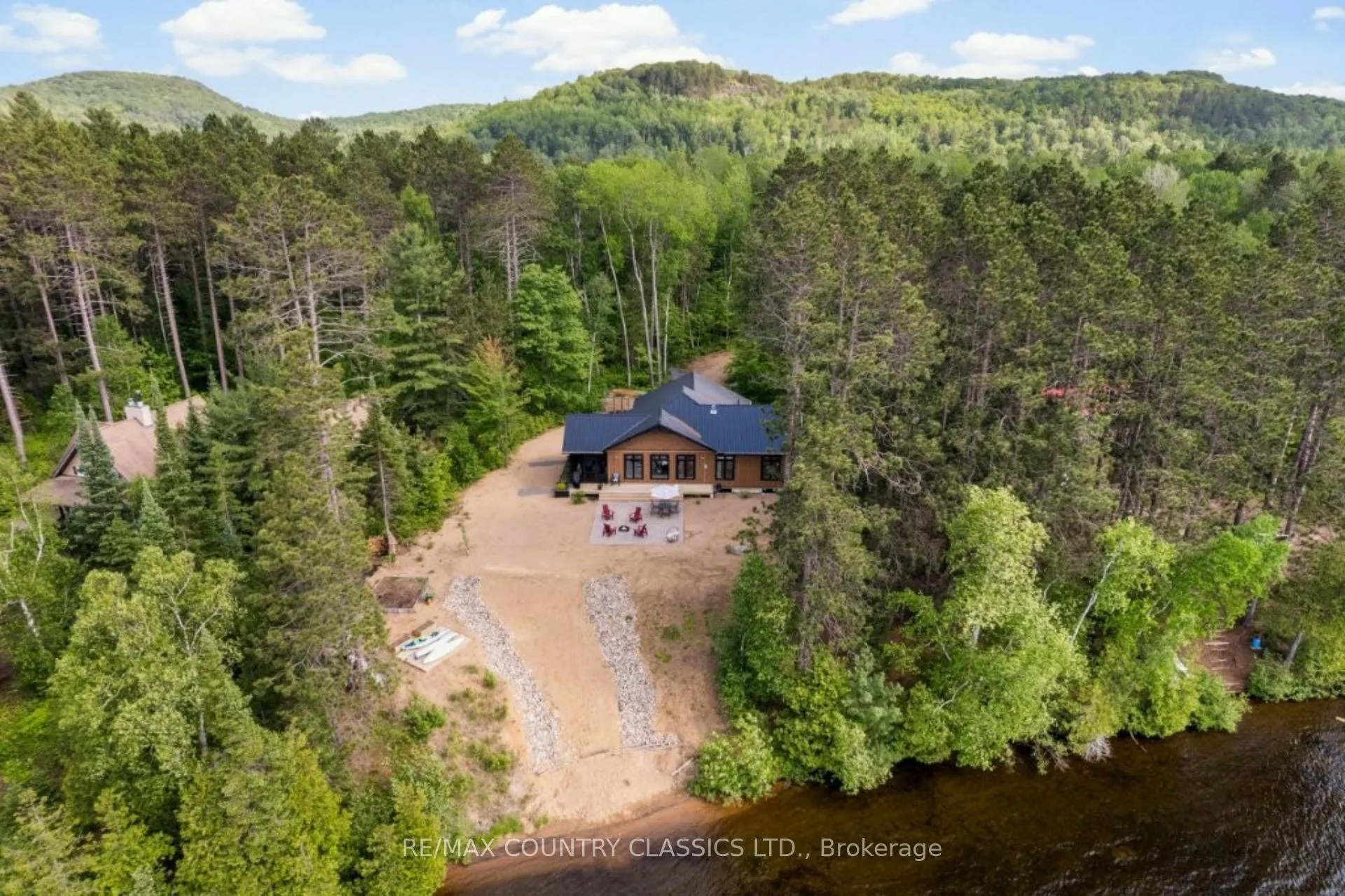 Photo 4 of 253 Grunwald Road, Madawaska Valley, Madawaska Valley — HOMEH