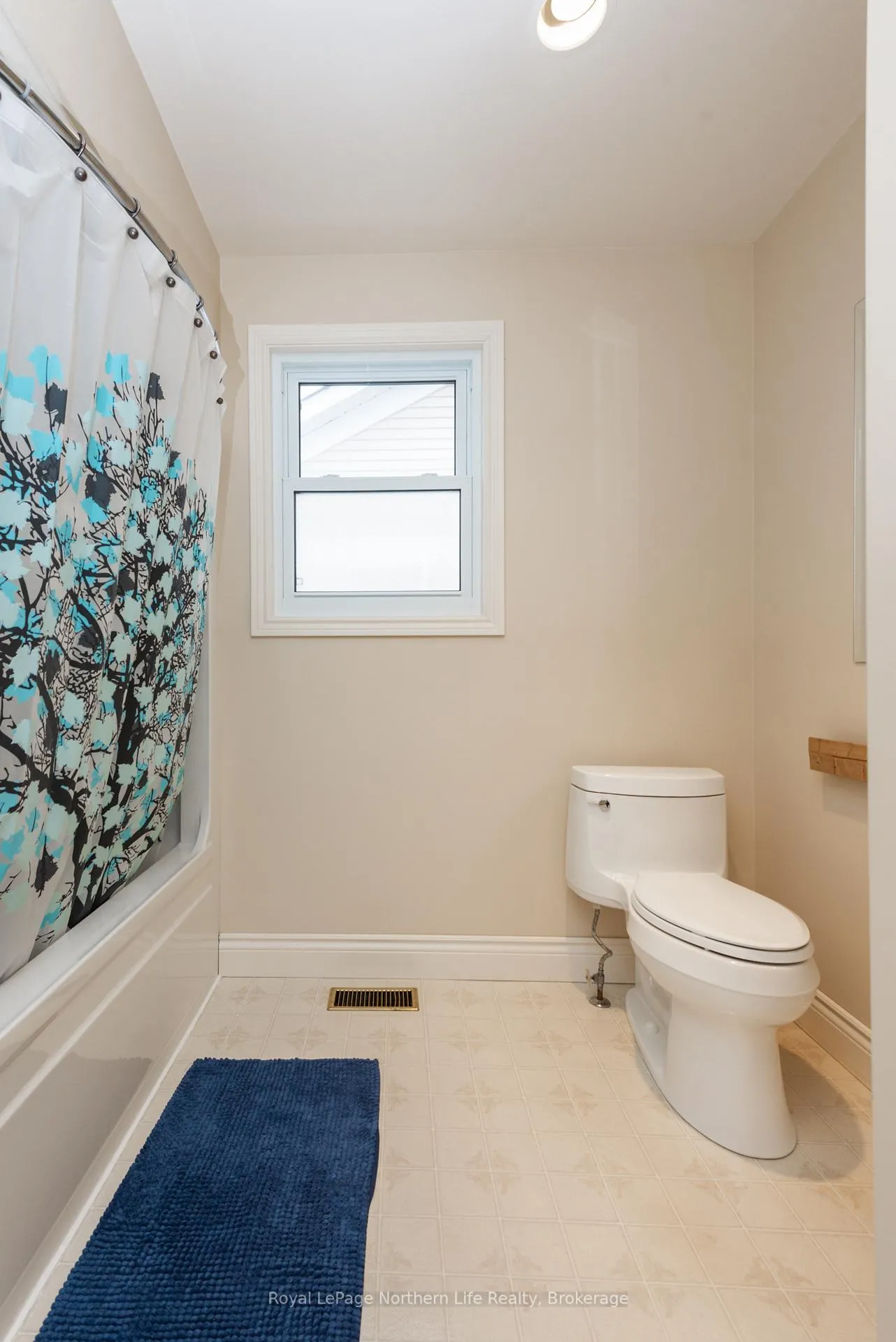Photo 24 of 235 Labreche Drive, North Bay, Ferris — HOMEH