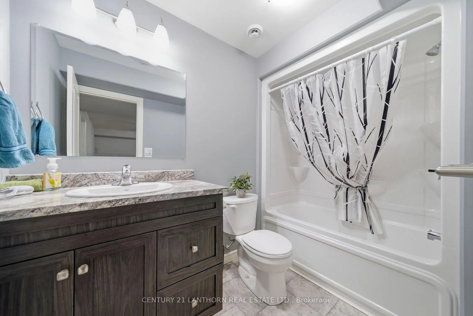 Photo 33 of 29 Sandhu Crescent, Belleville, Belleville Ward — HOMEH