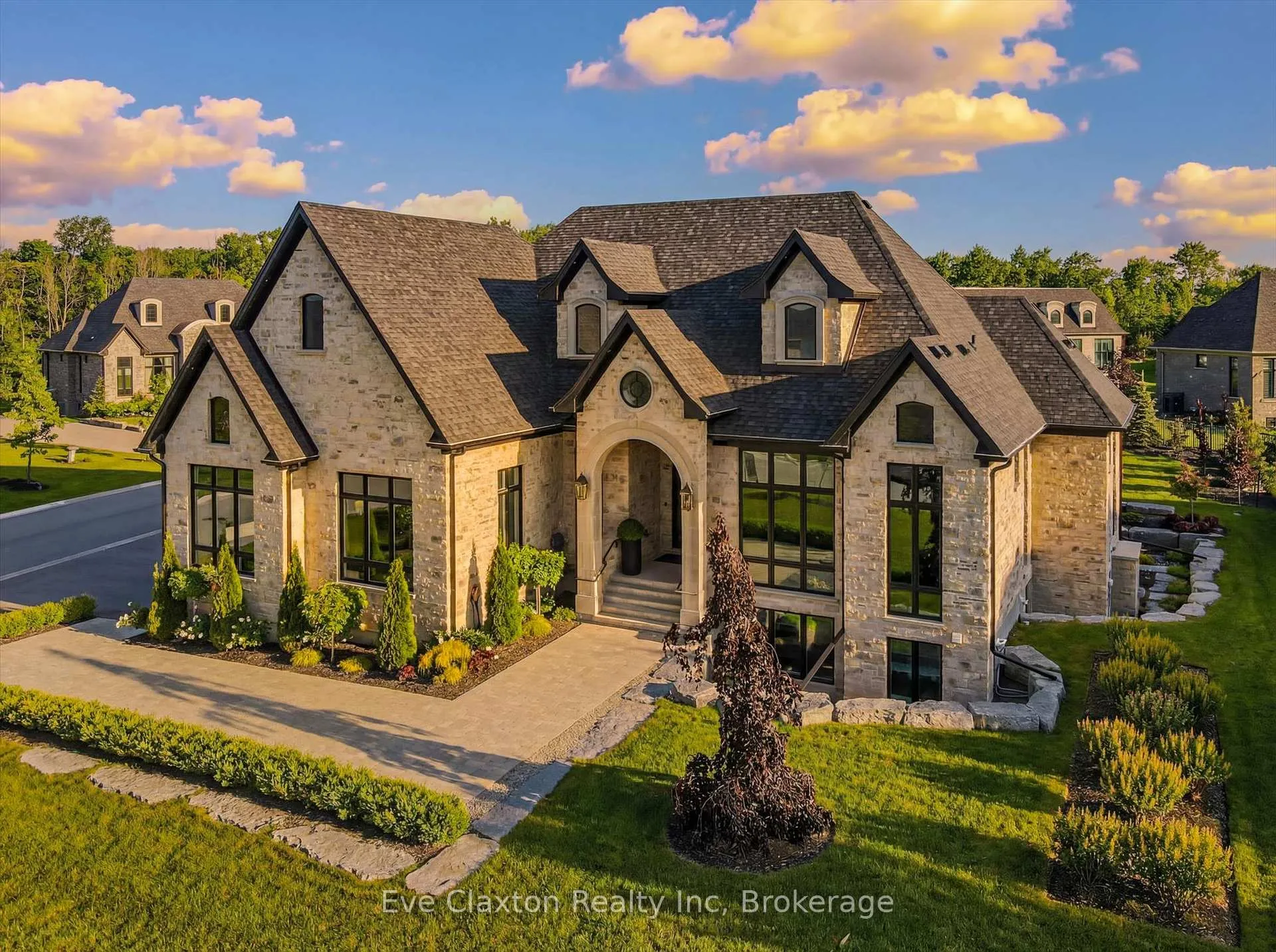Photo 1 of 112 Heritage Lake Drive, Puslinch, Crieff/Aikensville/Killean — HOMEH