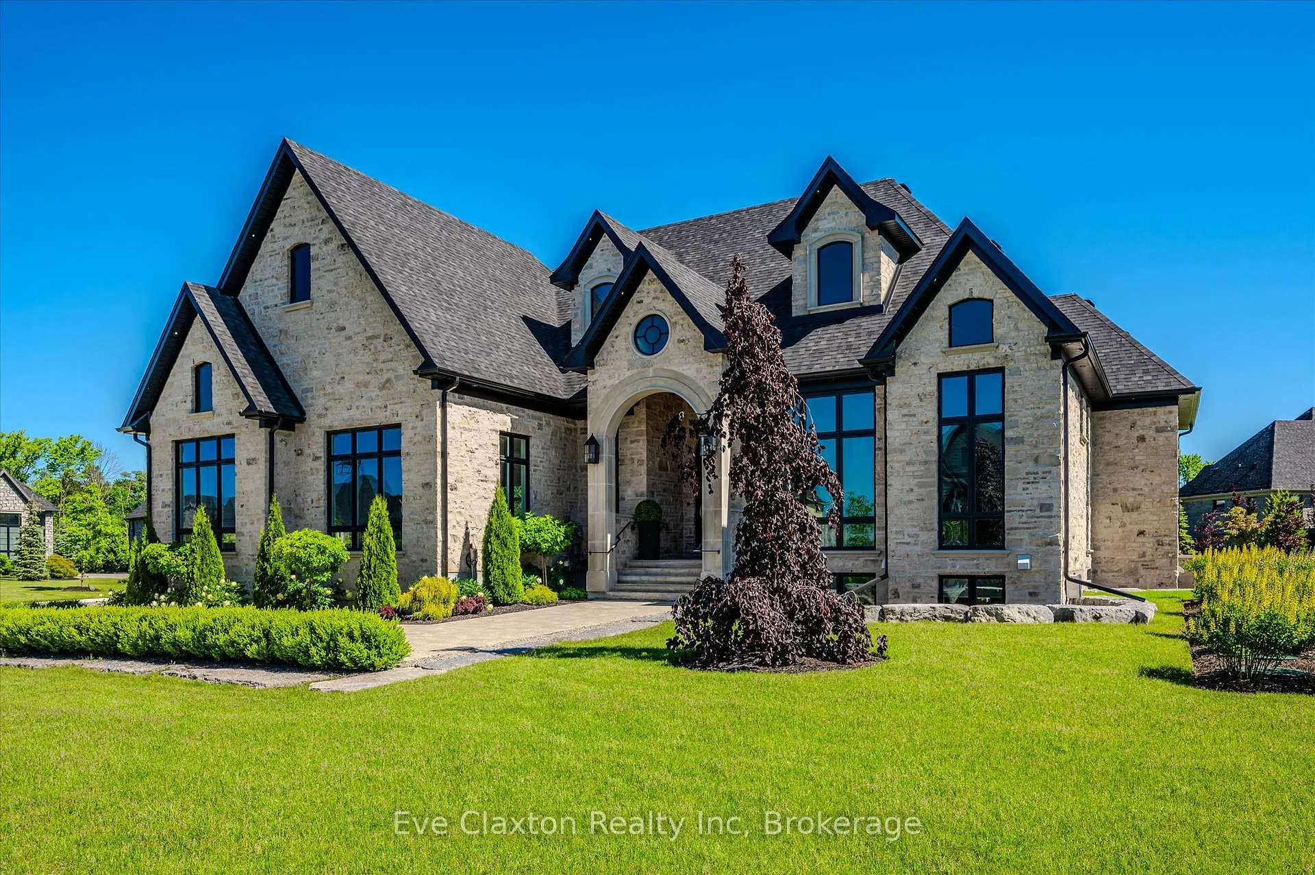 Photo 3 of 112 Heritage Lake Drive, Puslinch, Crieff/Aikensville/Killean — HOMEH