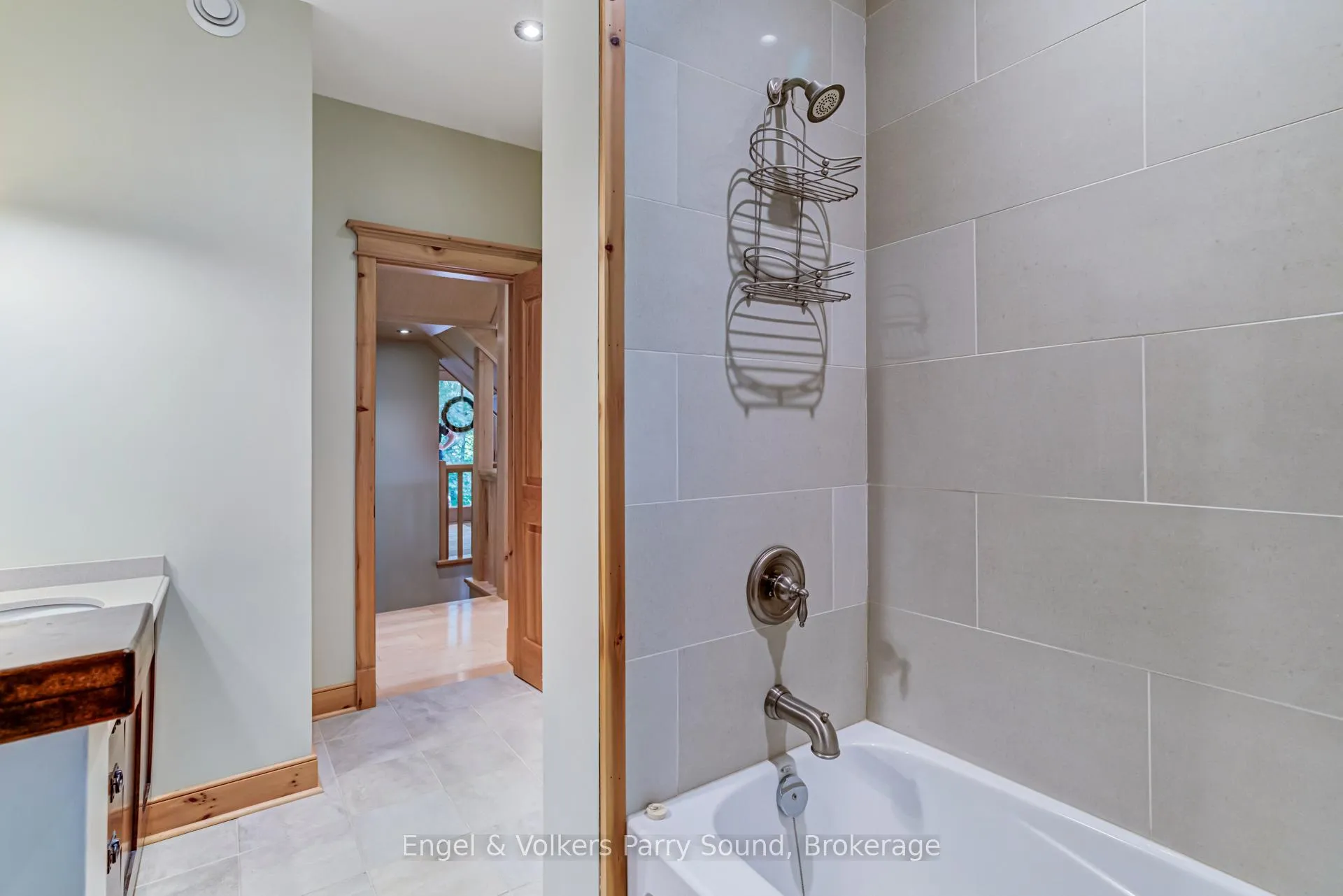 Photo 18 of 35 Shakell Road, Whitestone, Dunchurch — HOMEH