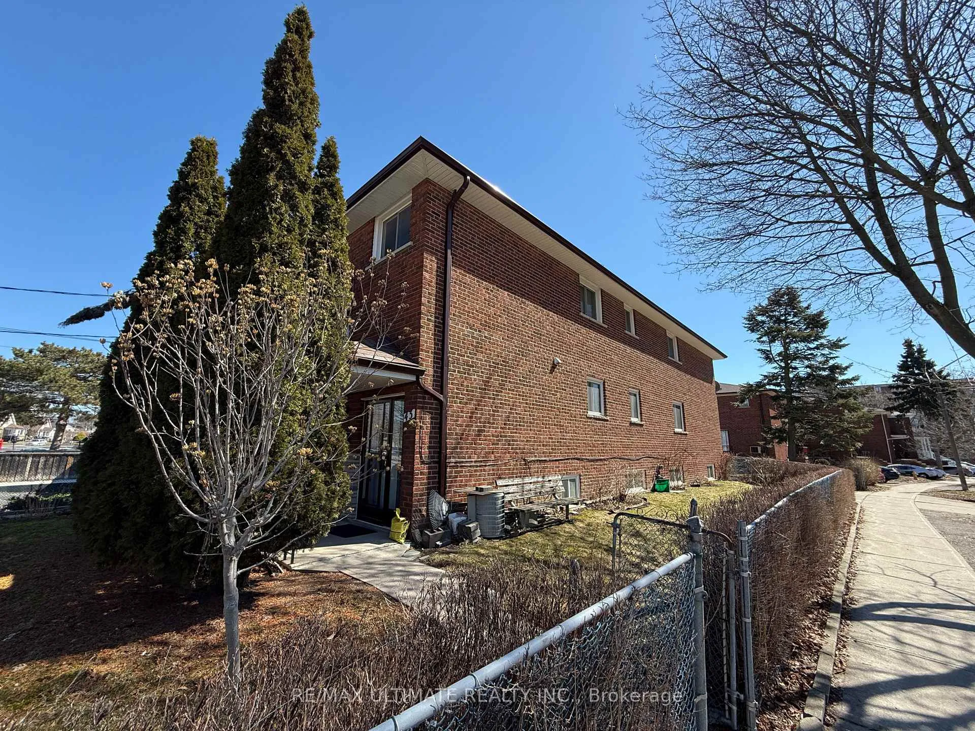 Photo 4 of Unit Main, 43 Chapman Avenue, Toronto, O'Connor-Parkview — HOMEH