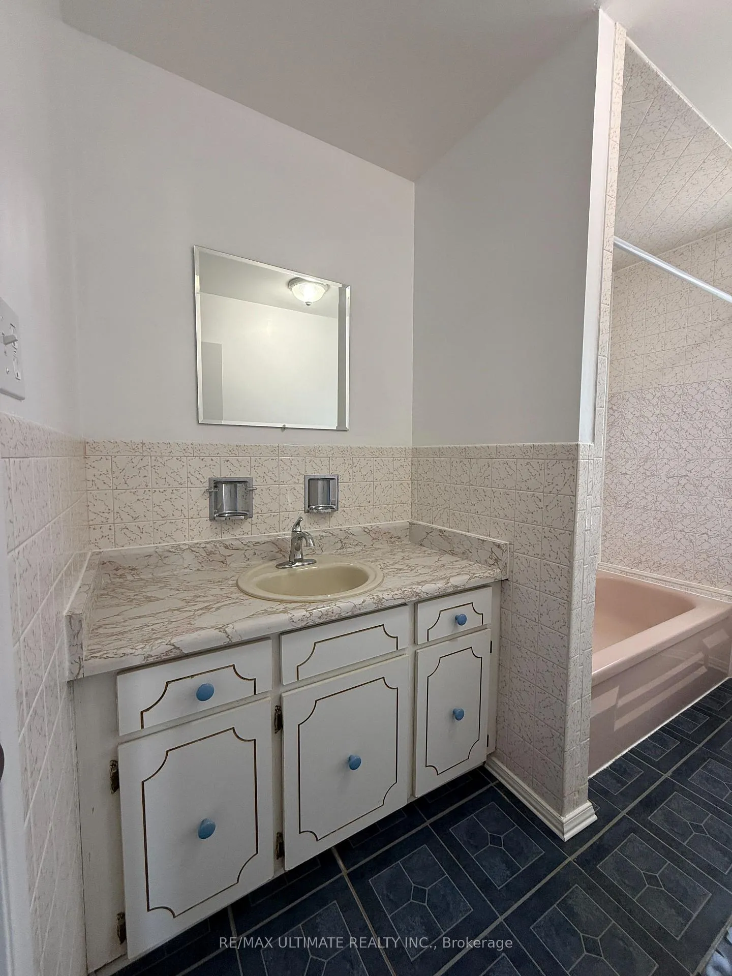 Photo 16 of Unit Main, 43 Chapman Avenue, Toronto, O'Connor-Parkview — HOMEH