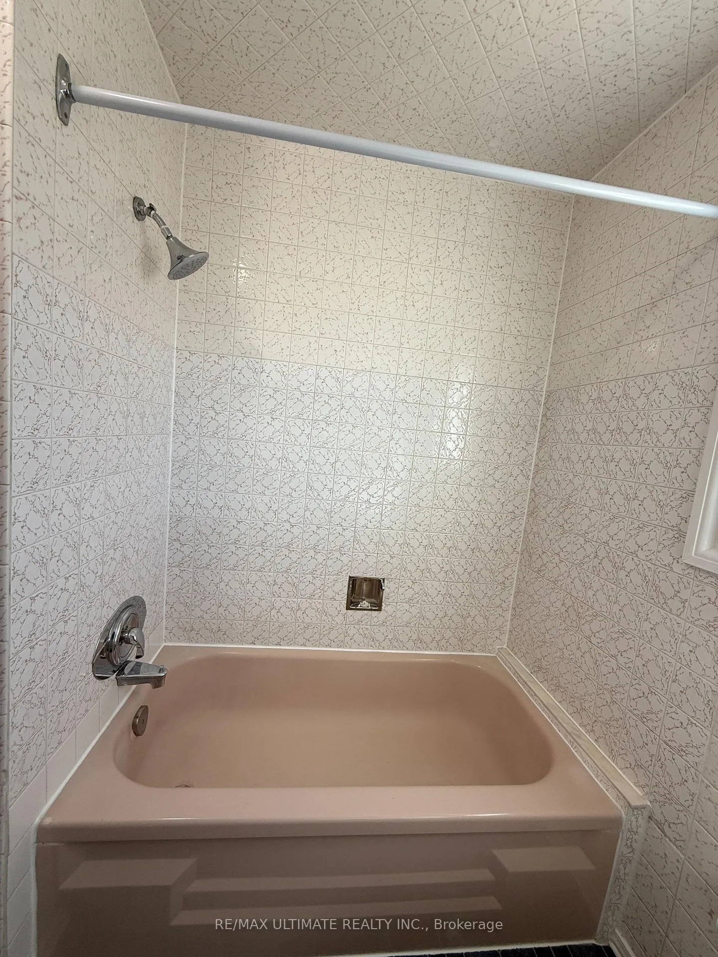 Photo 17 of Unit Main, 43 Chapman Avenue, Toronto, O'Connor-Parkview — HOMEH