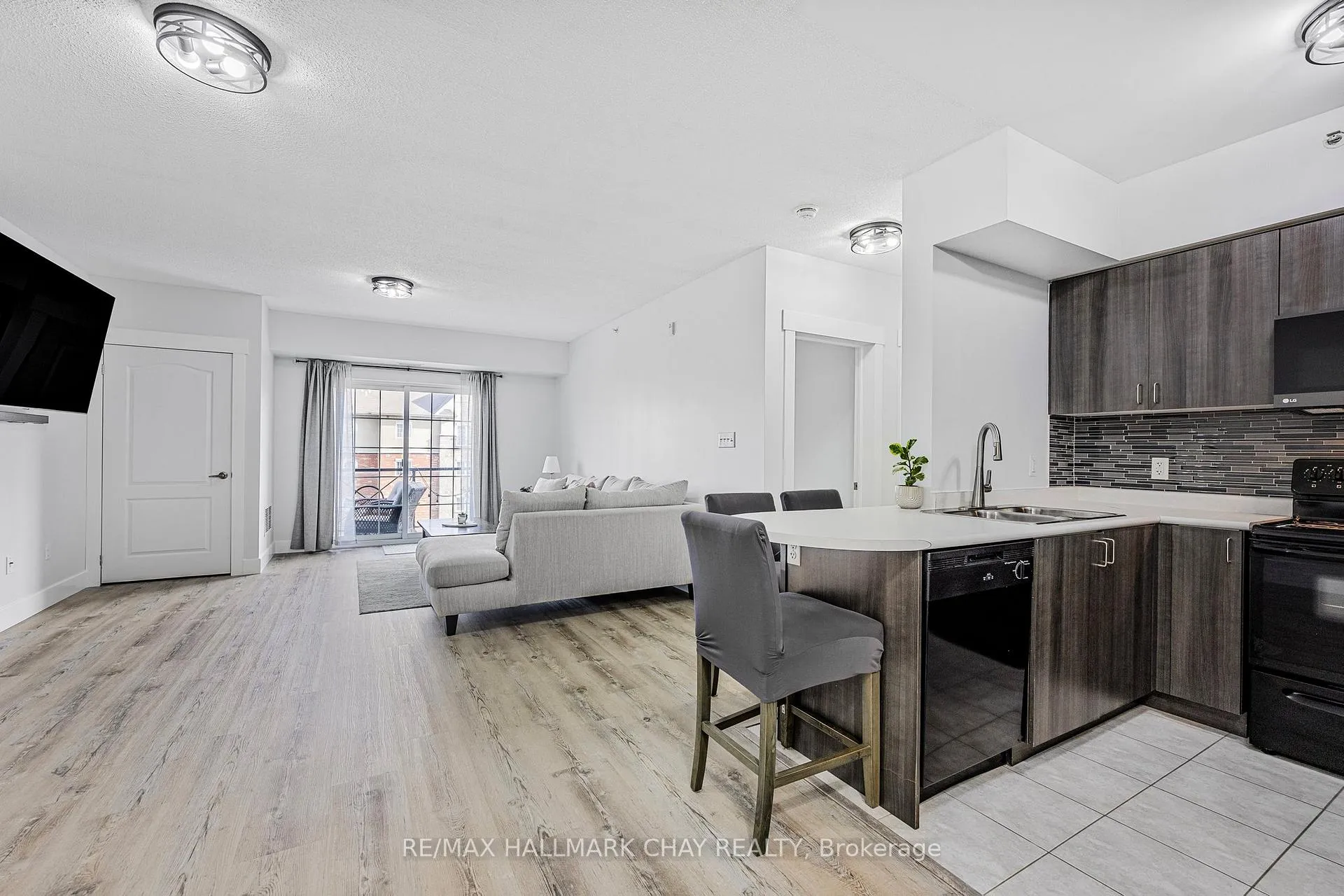 Photo 2 of Unit 409, 41 Ferndale Drive S, Barrie, Ardagh — HOMEH