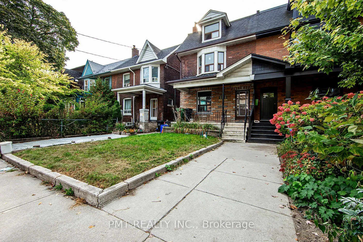 Front of Unit Main, 25 Sandford Avenue