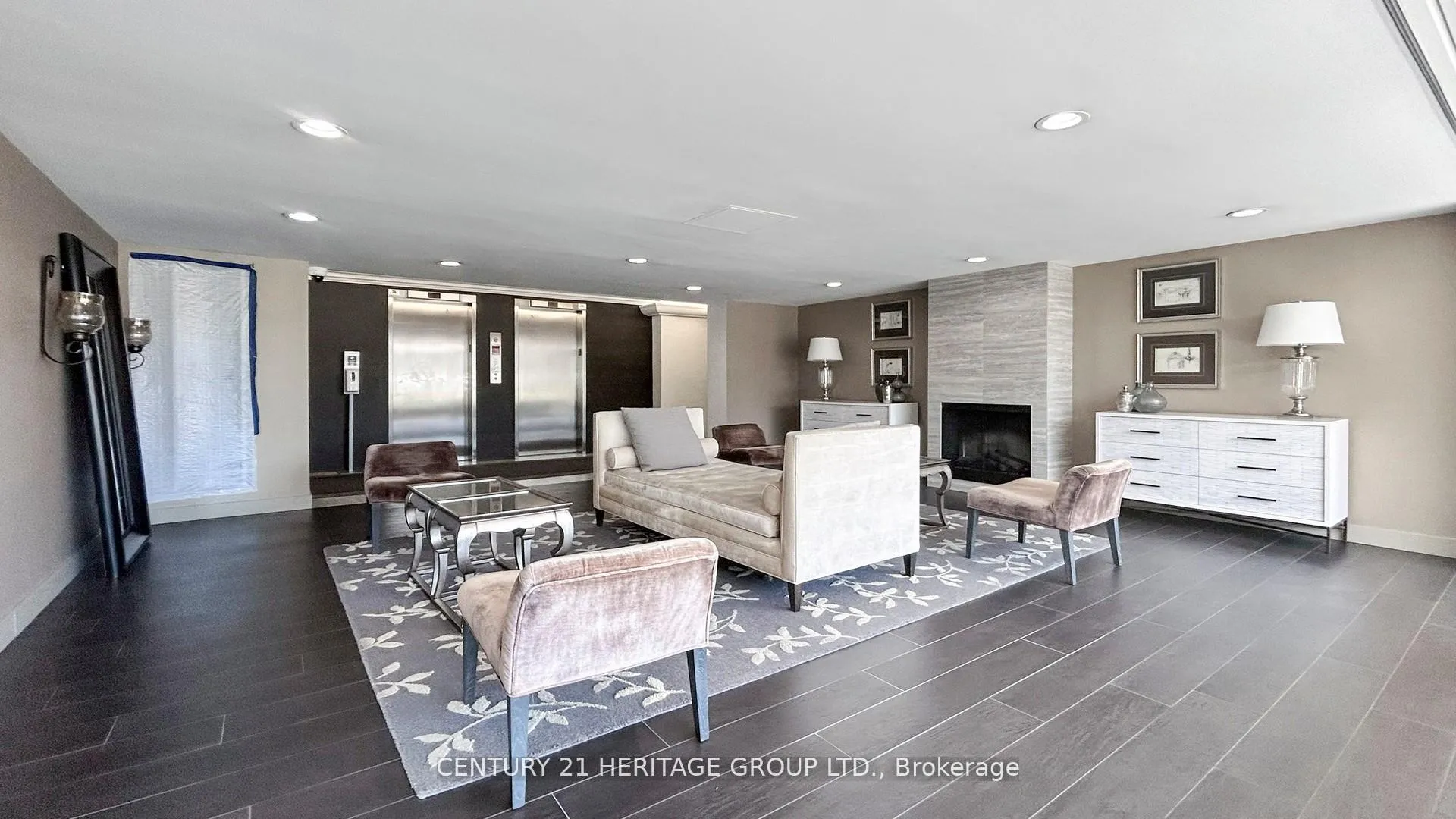 Photo 5 of Unit PH7, 7811 Yonge Street, Markham, Thornhill — HOMEH