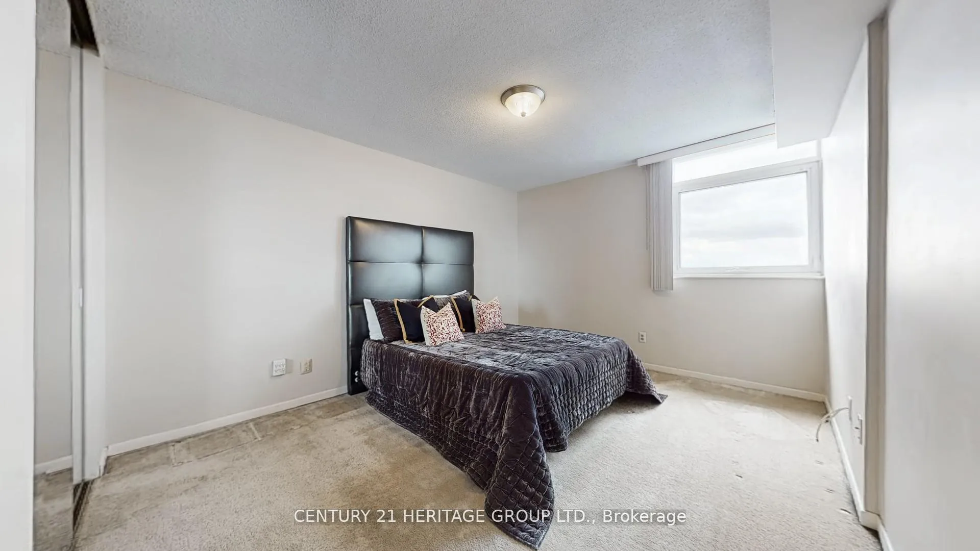 Photo 14 of Unit PH7, 7811 Yonge Street, Markham, Thornhill — HOMEH