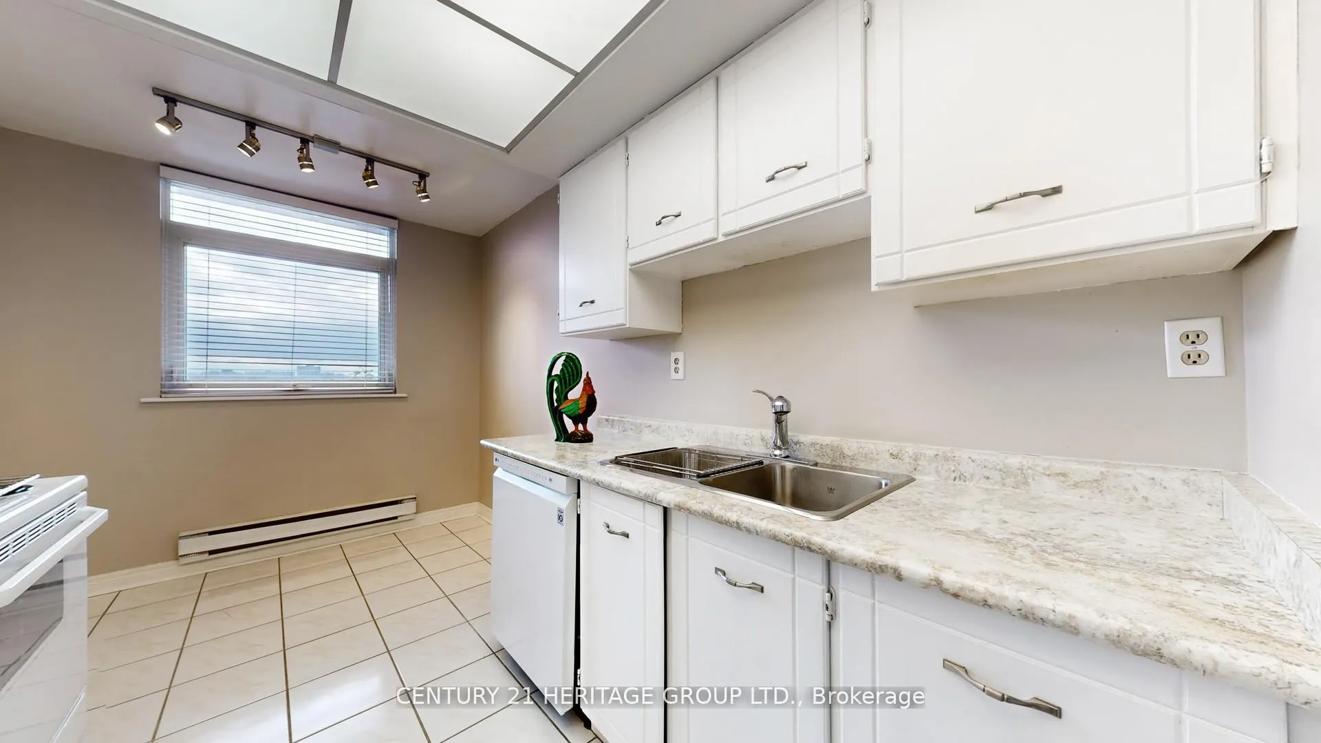 Photo 20 of Unit PH7, 7811 Yonge Street, Markham, Thornhill — HOMEH