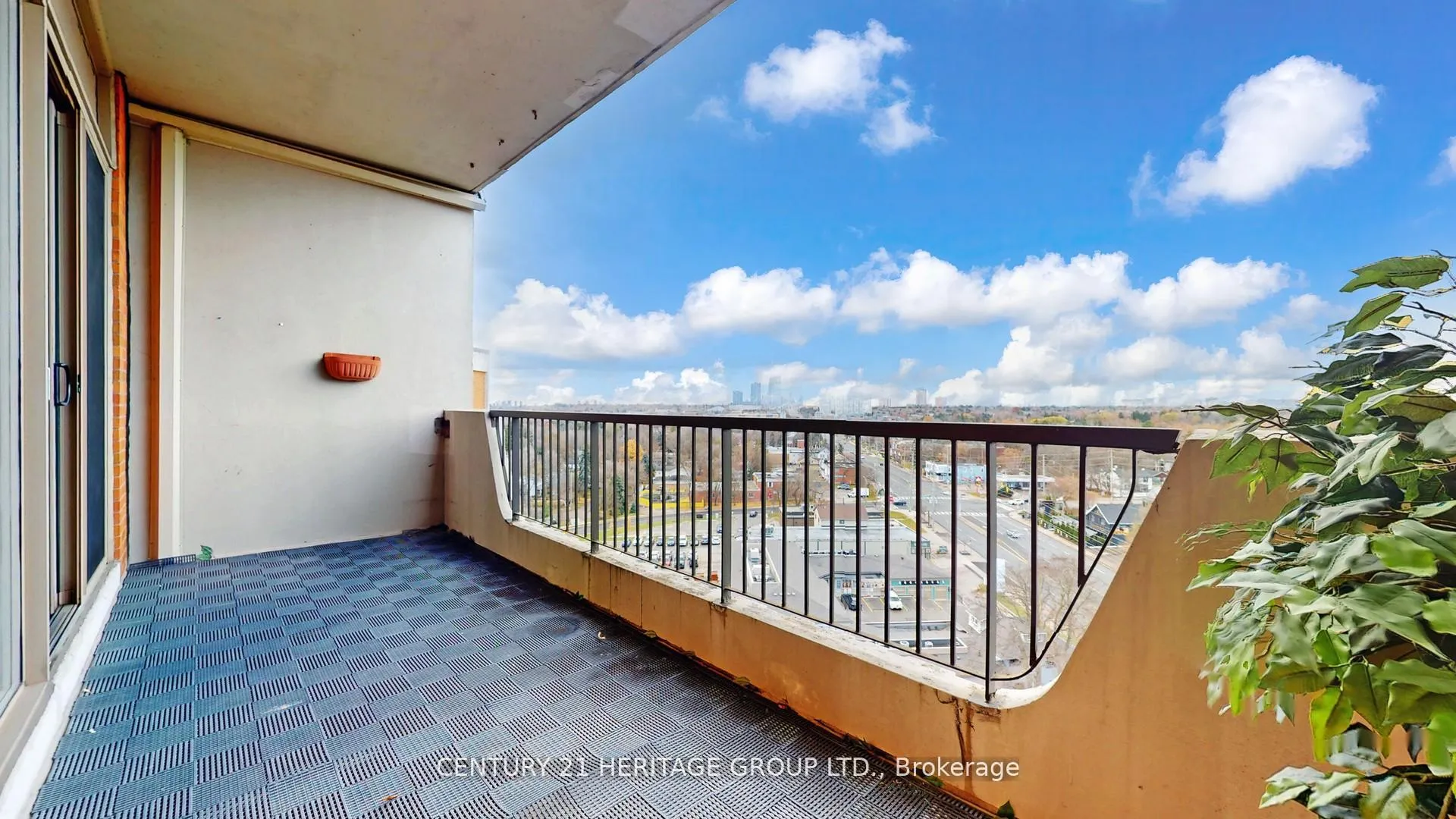 Photo 24 of Unit PH7, 7811 Yonge Street, Markham, Thornhill — HOMEH