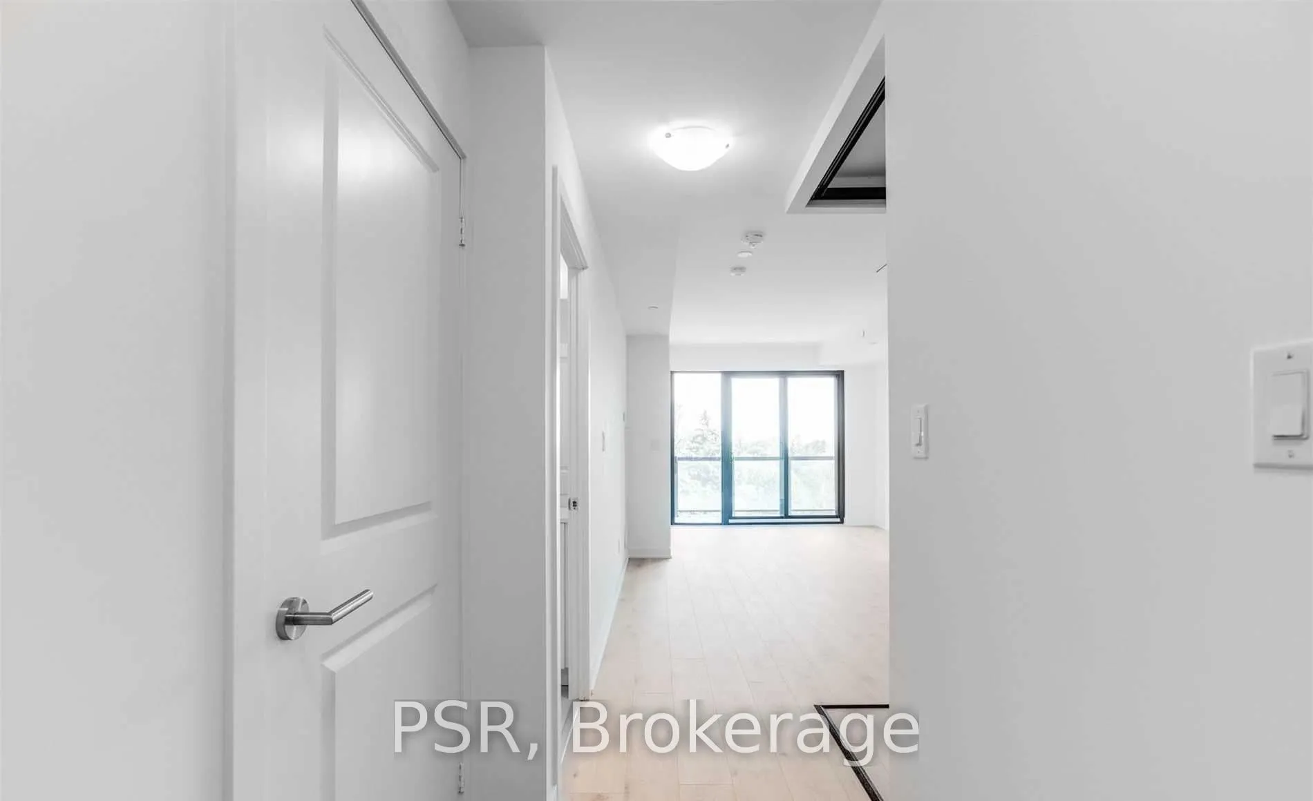 Front of Unit 524, 2799 Kingston Road